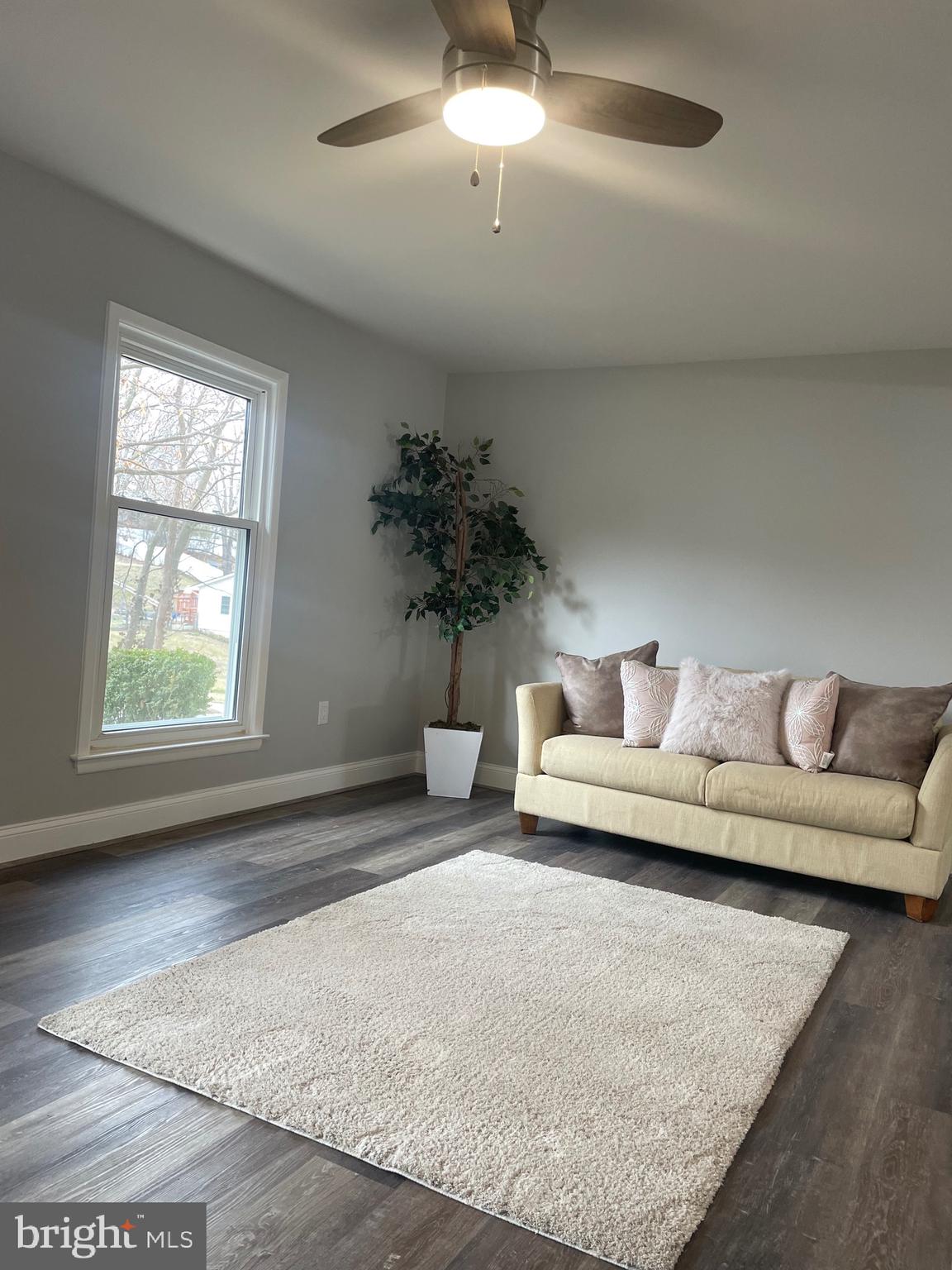 STRAWBERRY HILL EST SUB - Residential