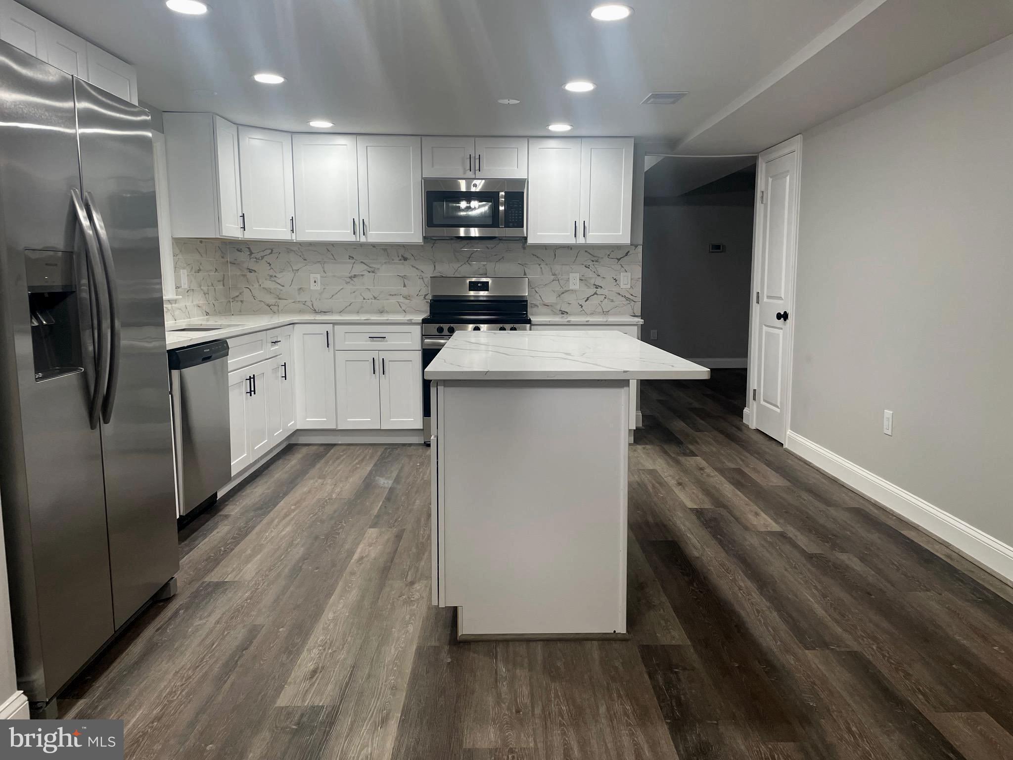 STRAWBERRY HILL EST SUB - Residential