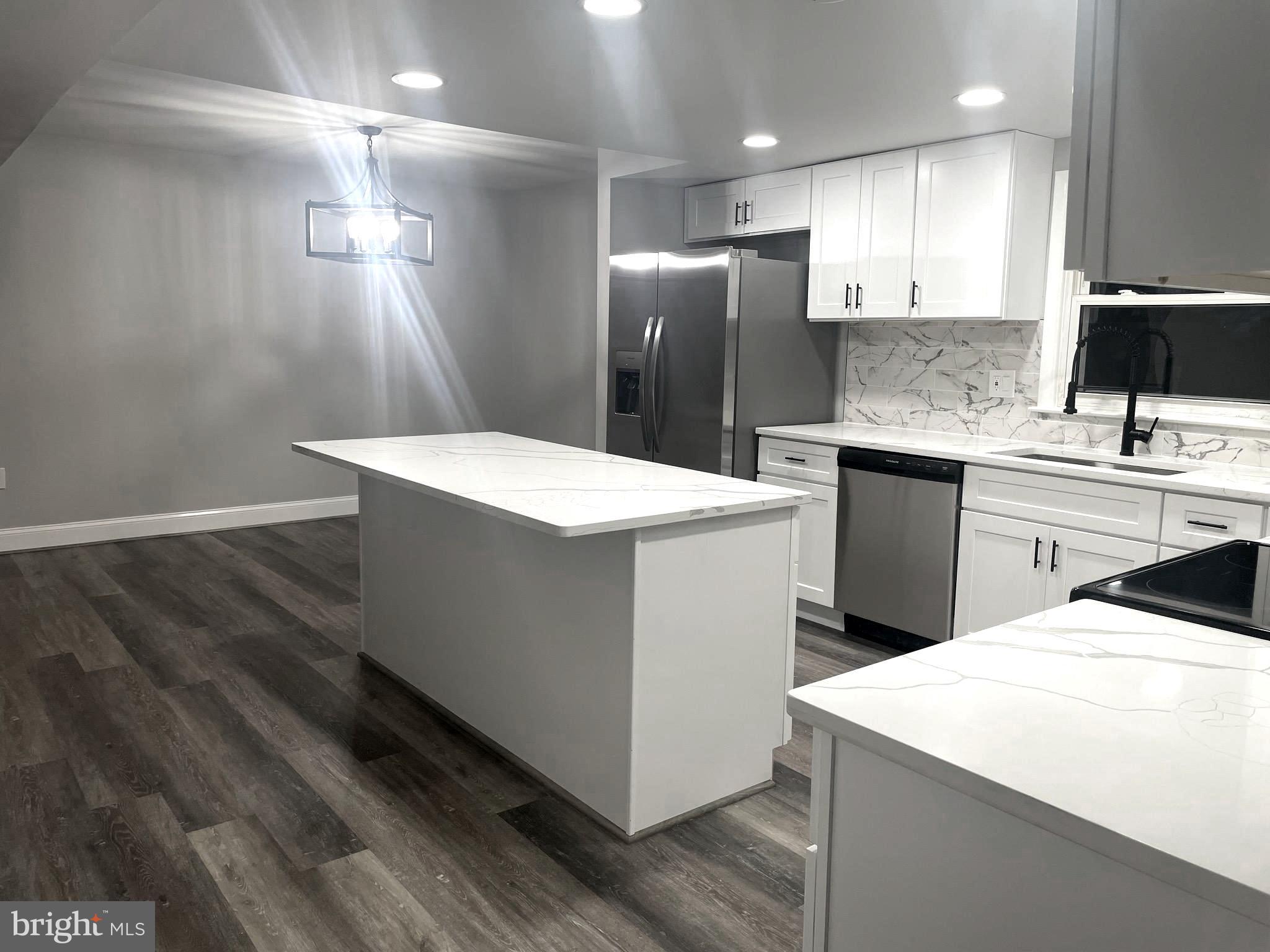 STRAWBERRY HILL EST SUB - Residential