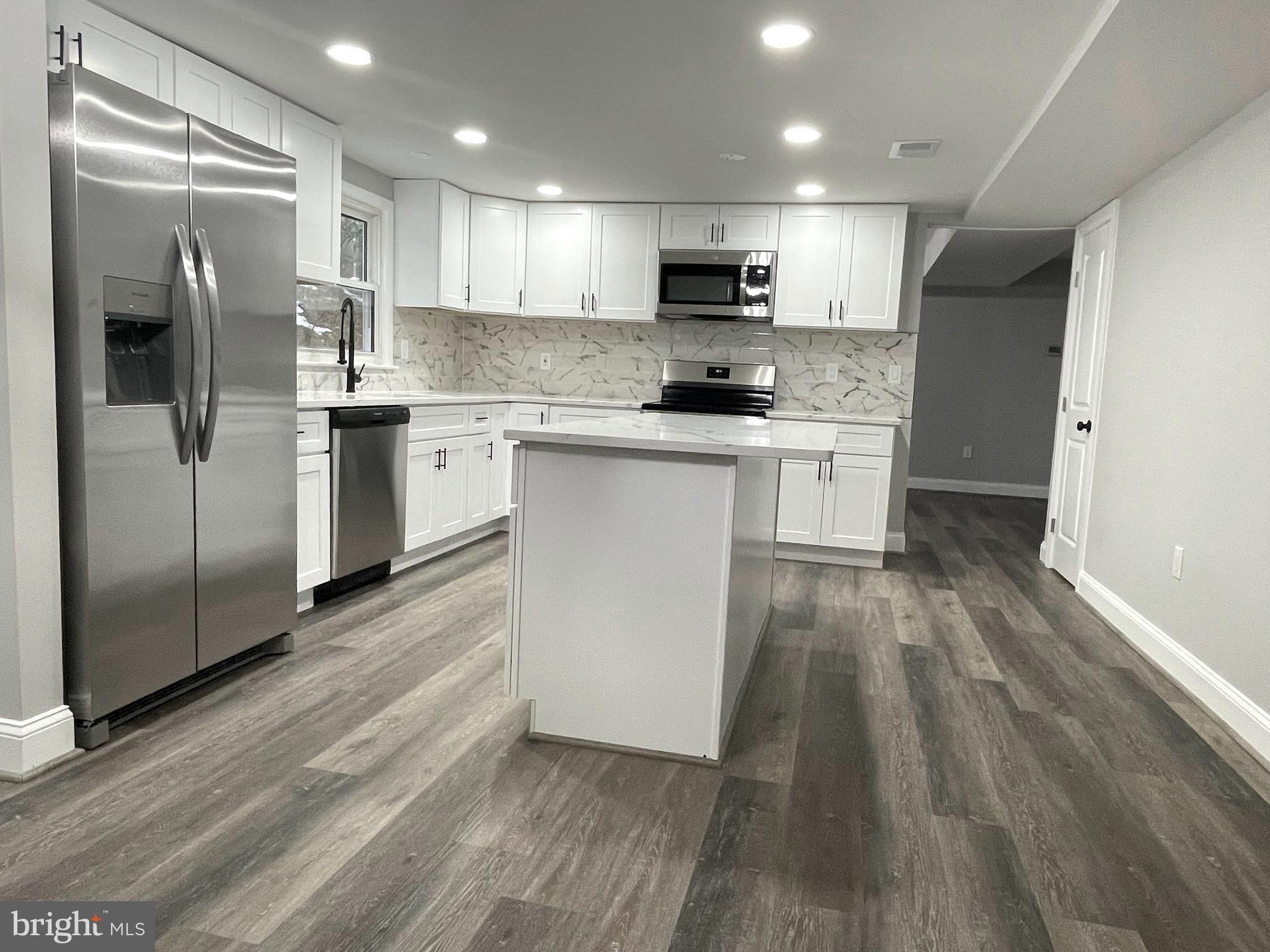 STRAWBERRY HILL EST SUB - Residential