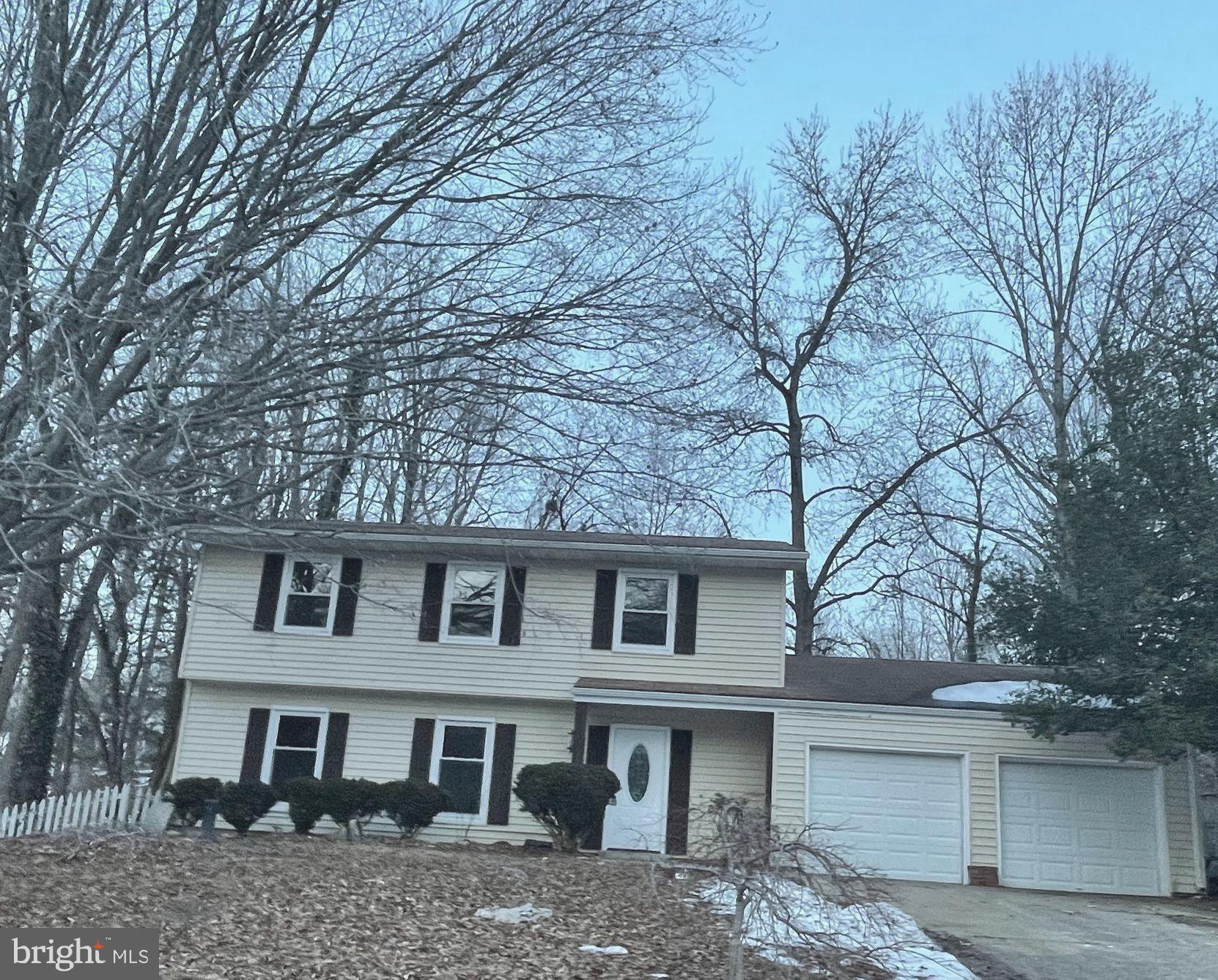 STRAWBERRY HILL EST SUB - Residential