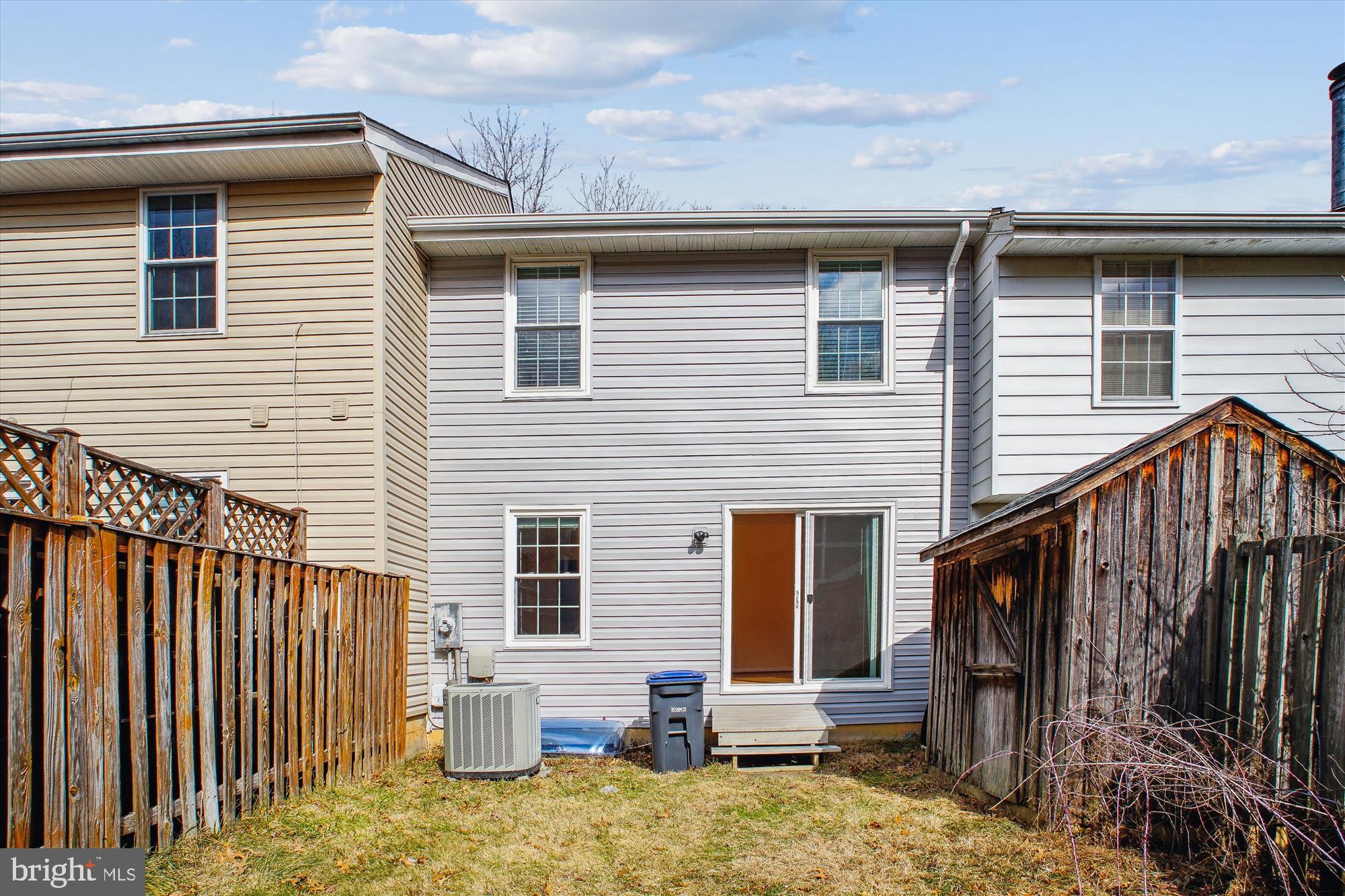 BURKE CENTRE CONSERVANCY - Residential Lease