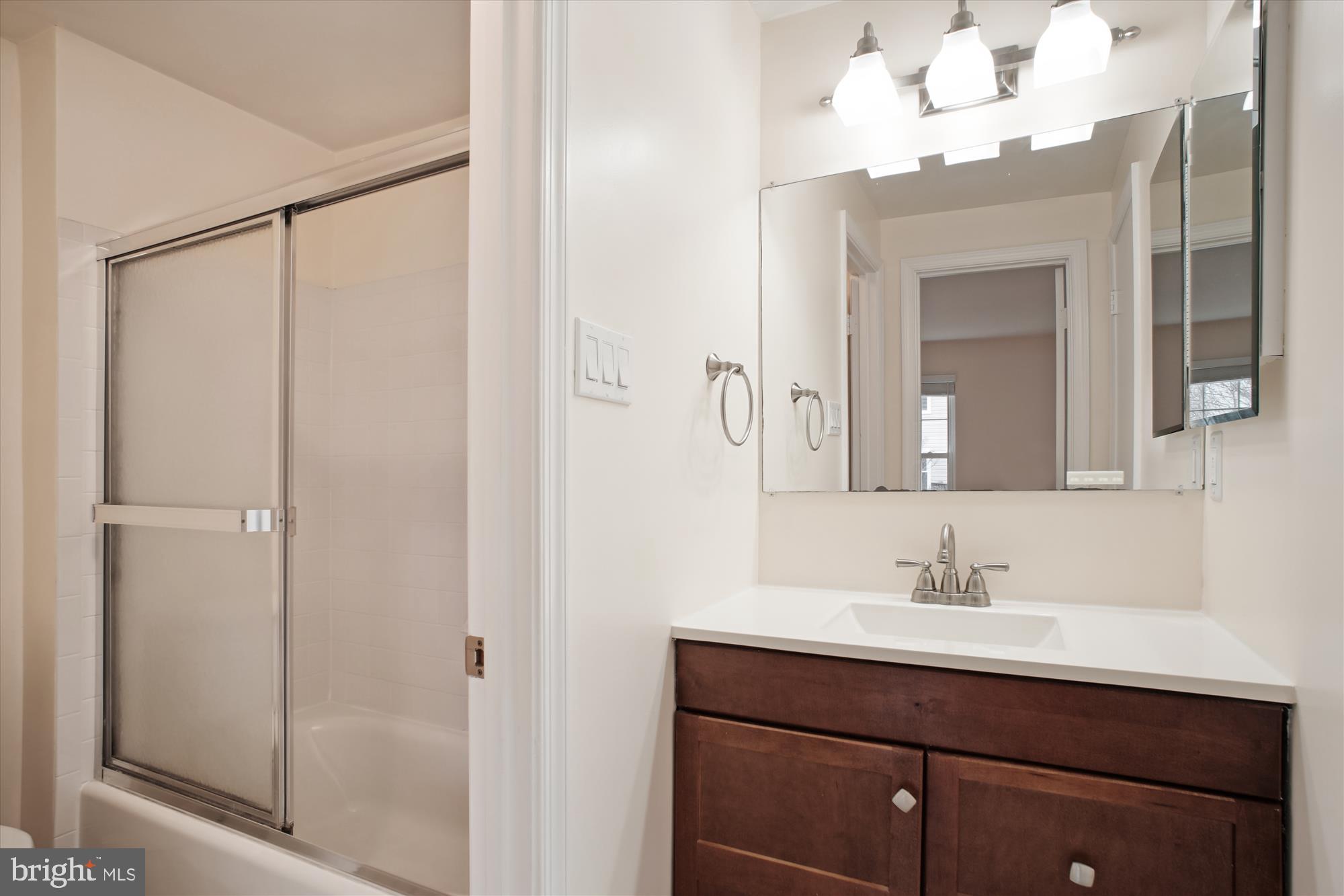 BURKE CENTRE CONSERVANCY - Residential Lease