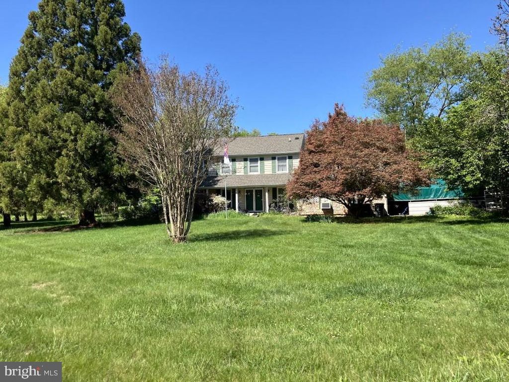 Photo of 14370 Clearview Avenue, GAINESVILLE, VA 20155 (MLS # VAPW2119022)