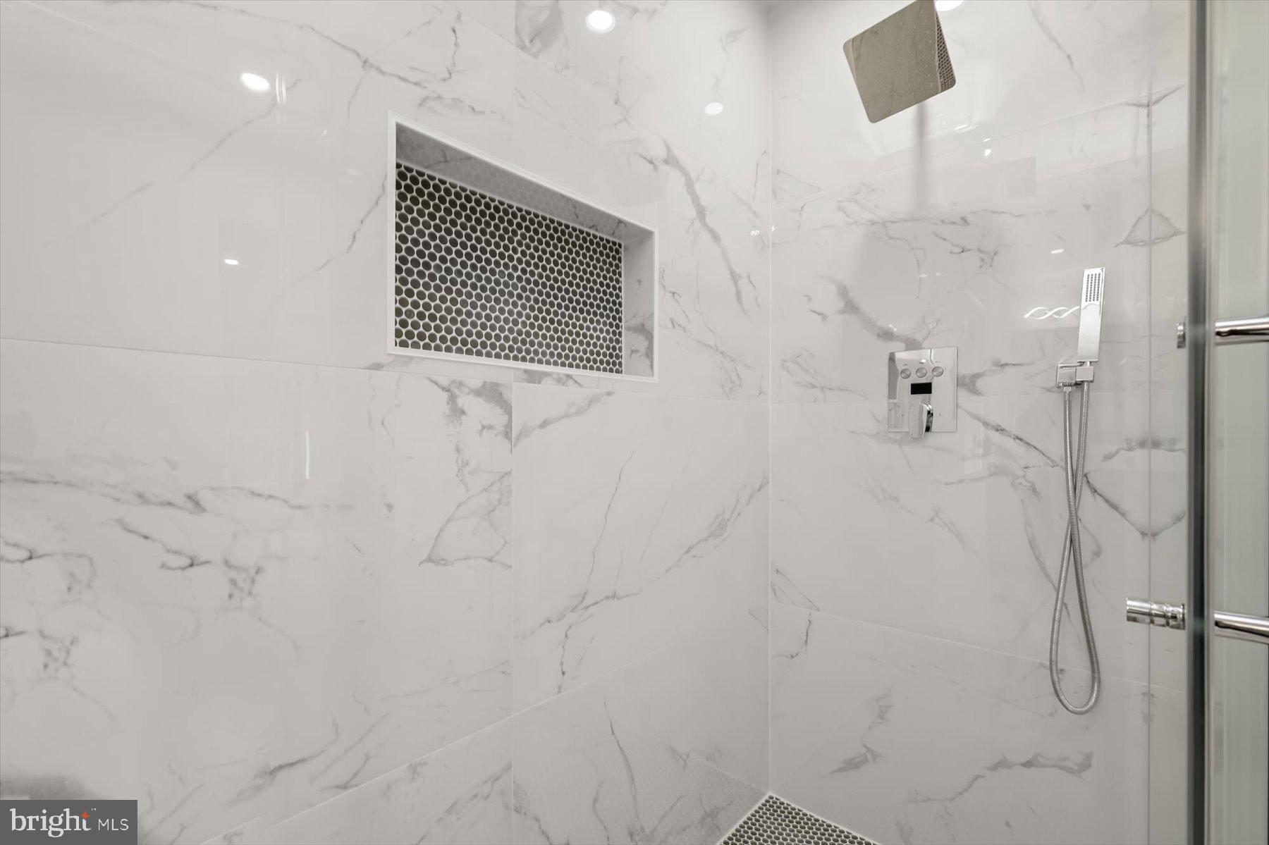 GLEN HILLS - Residential