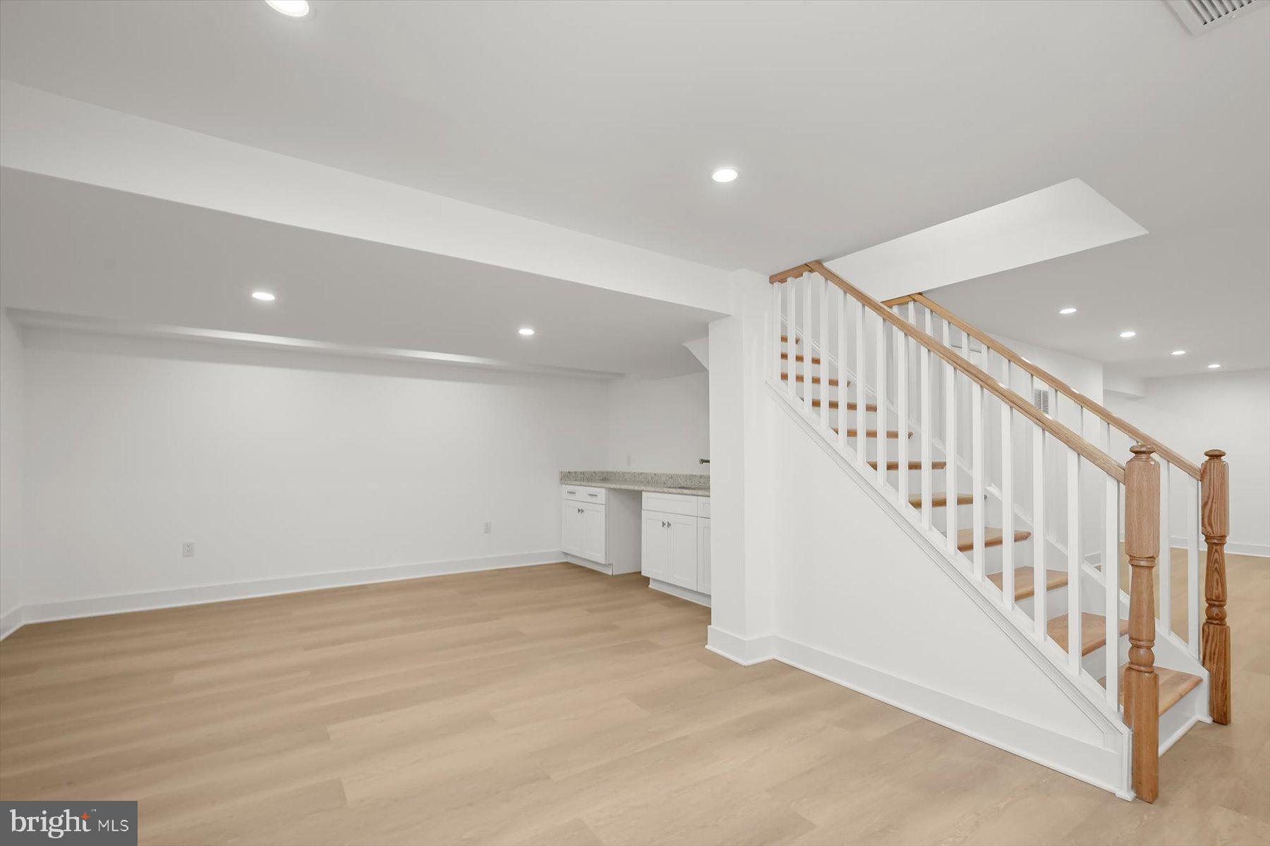 GLEN HILLS - Residential