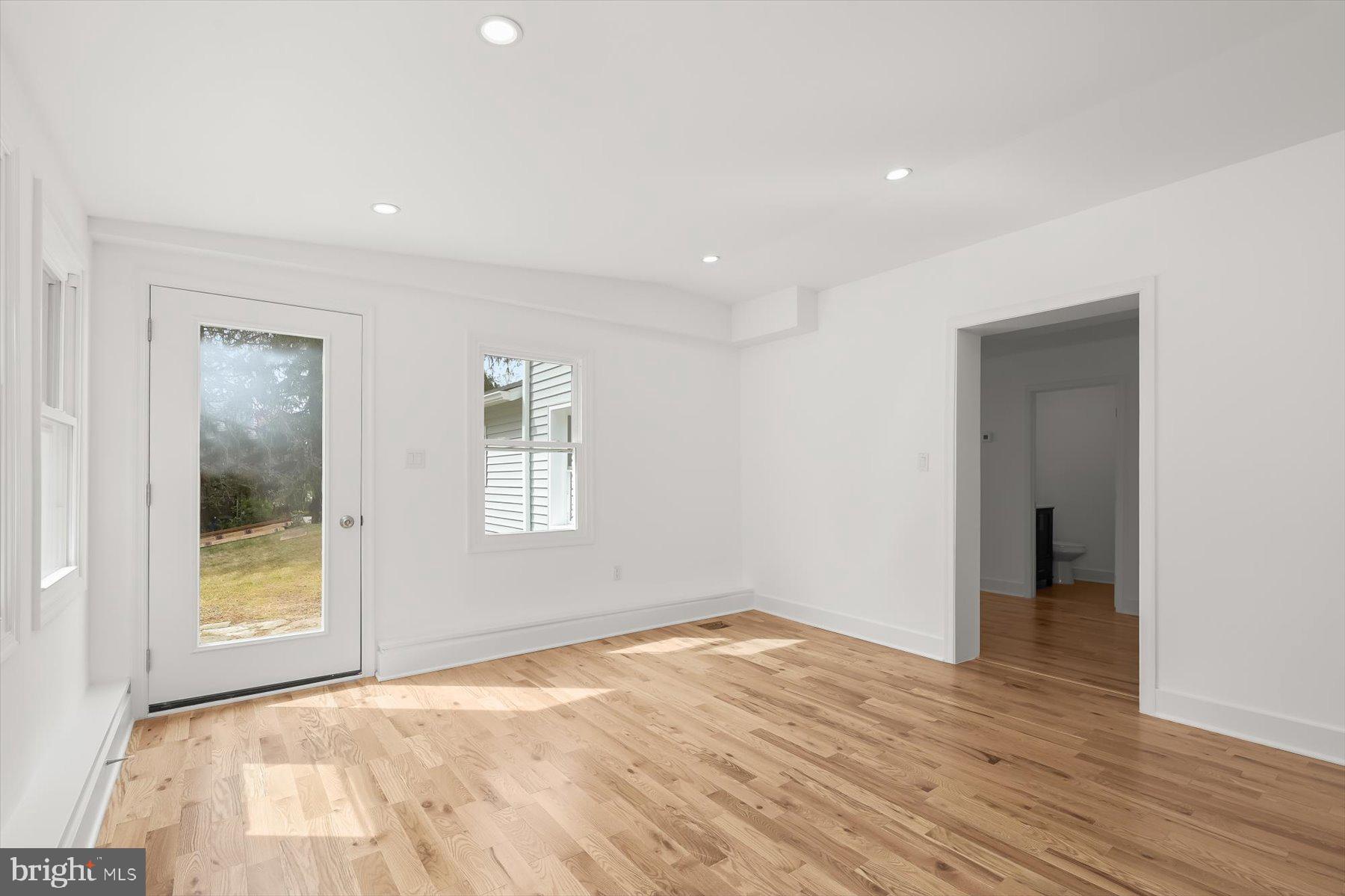 GLEN HILLS - Residential