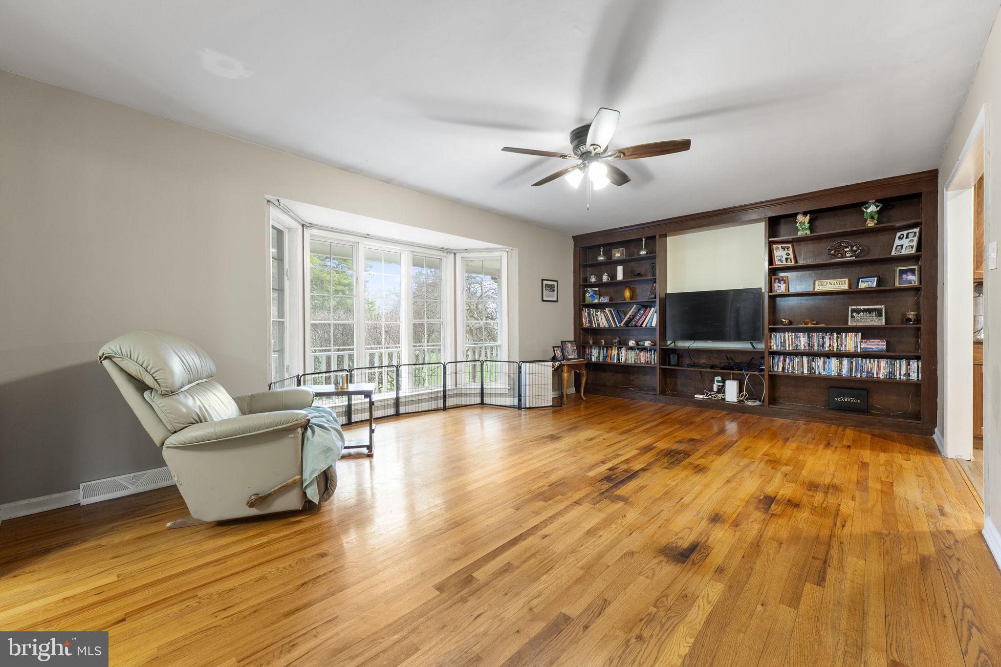 FOX BROOK - Residential