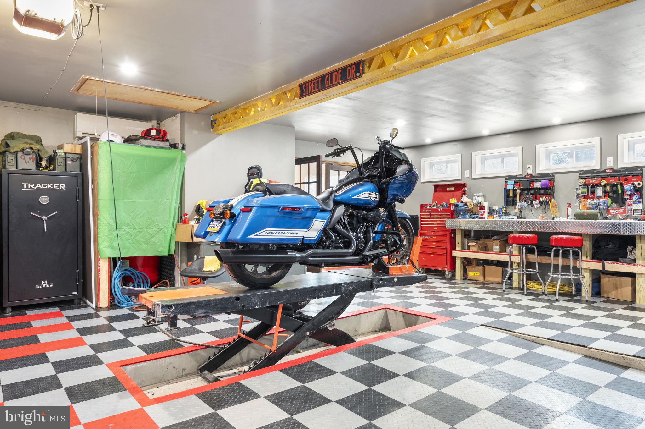 FOX BROOK - Residential