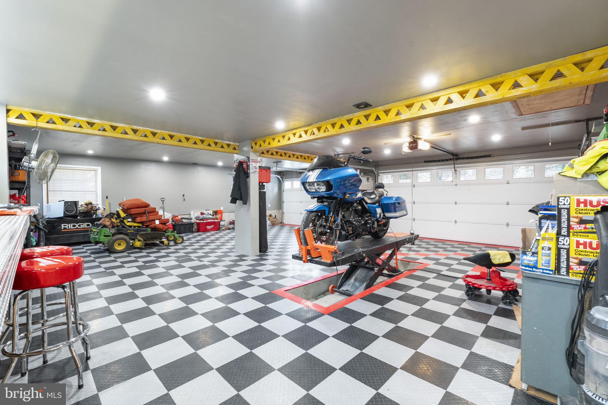 FOX BROOK - Residential