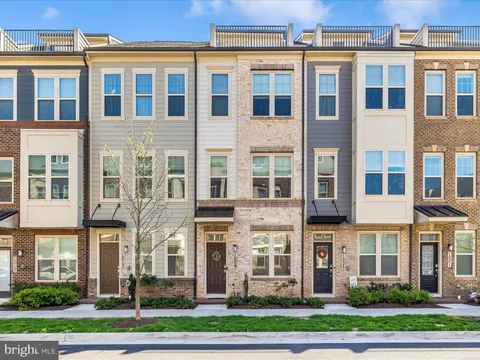 1009 Rockwell Avenue, Gaithersburg, MD MLS: MDMC2175010