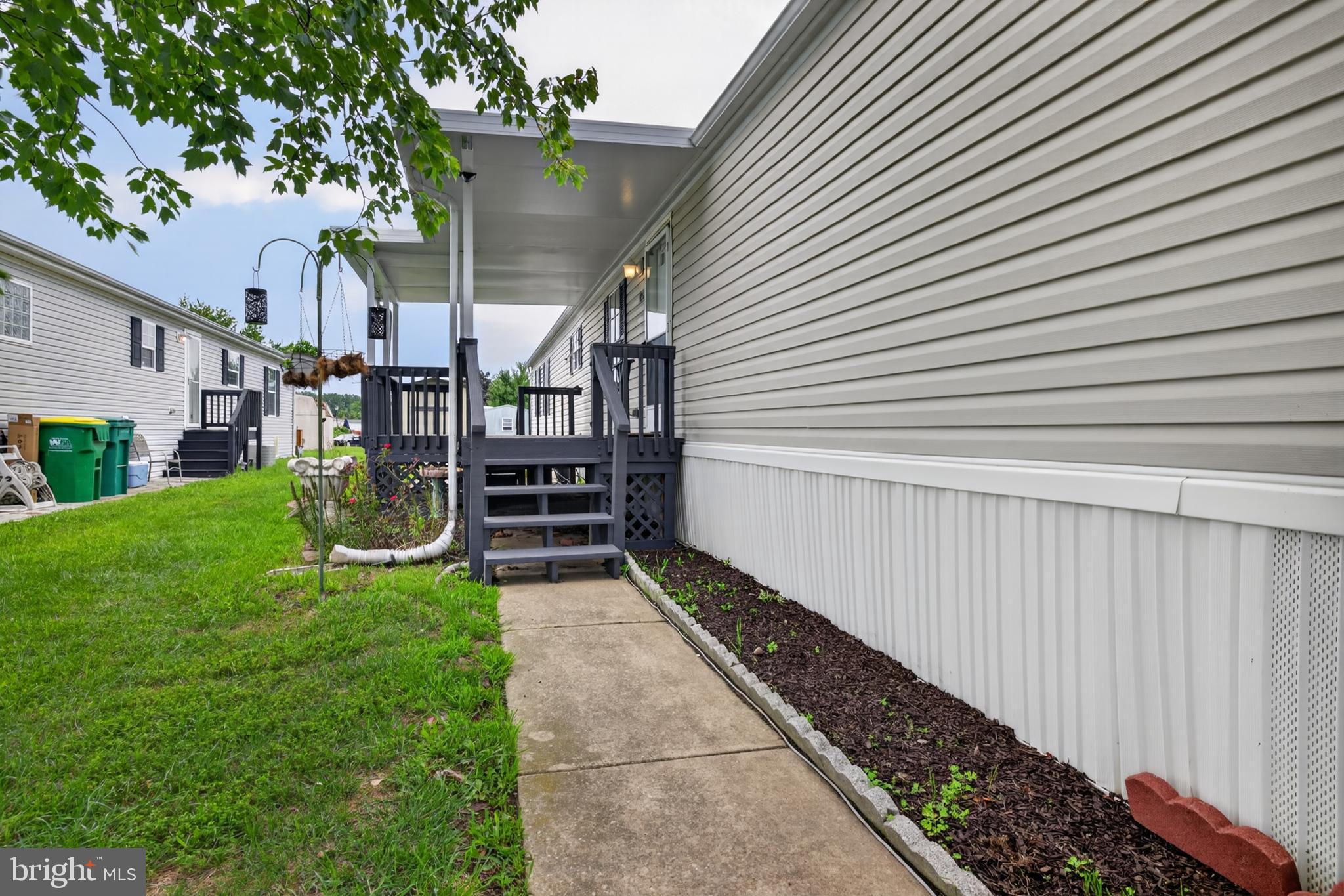 1214 DONNA MARIE WAY