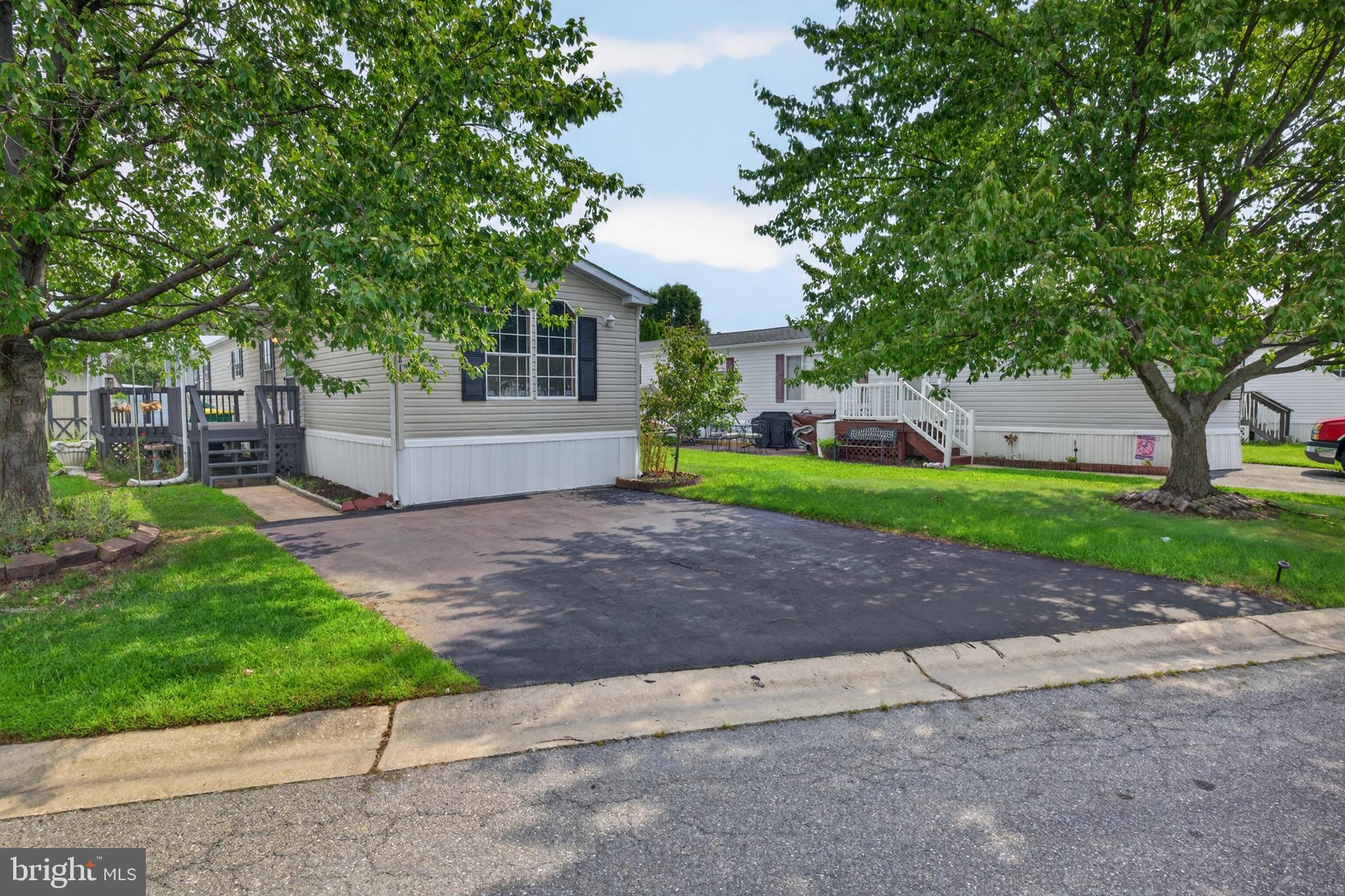 1214 DONNA MARIE WAY
