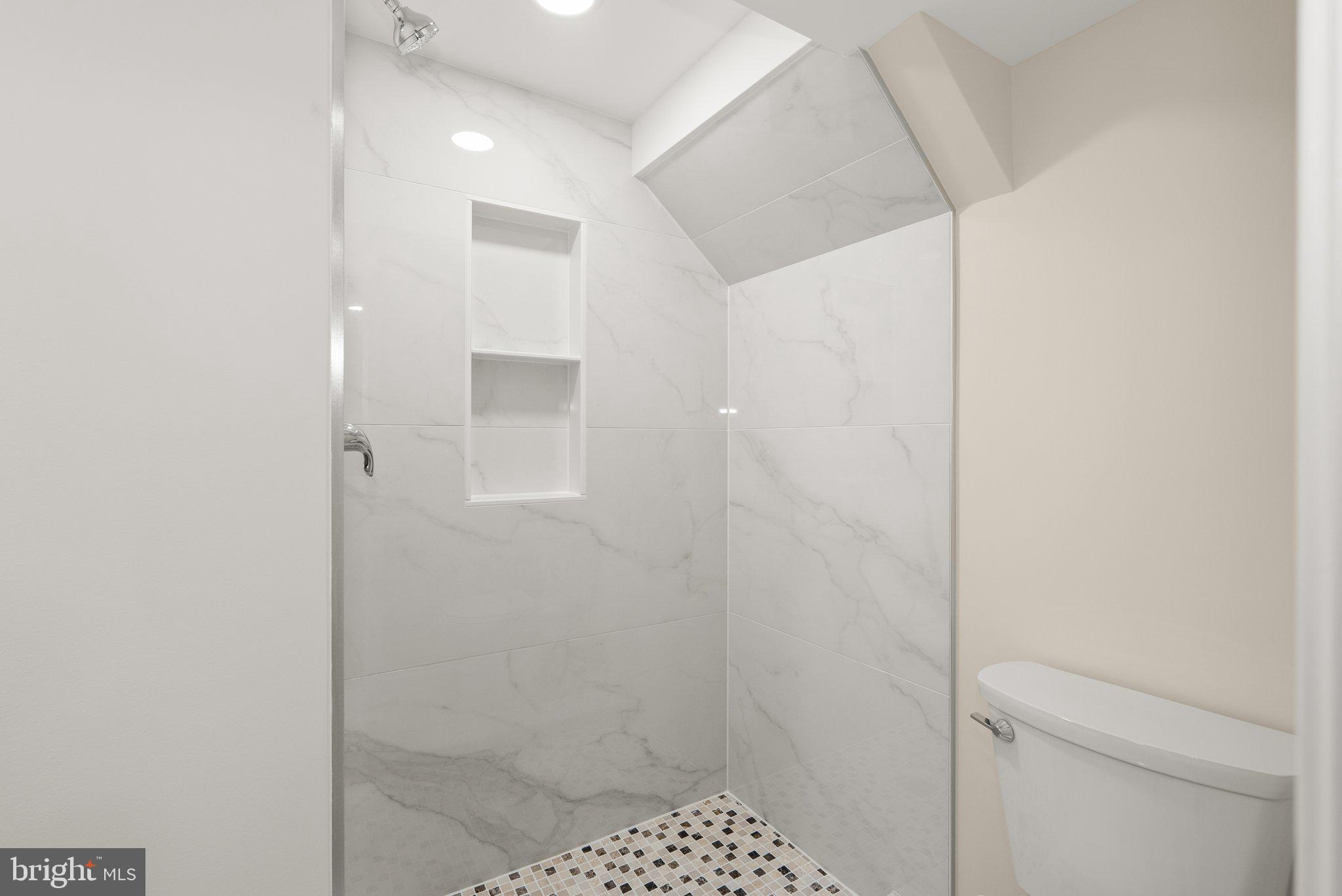 MCKENNEY HILLS - Residential Lease