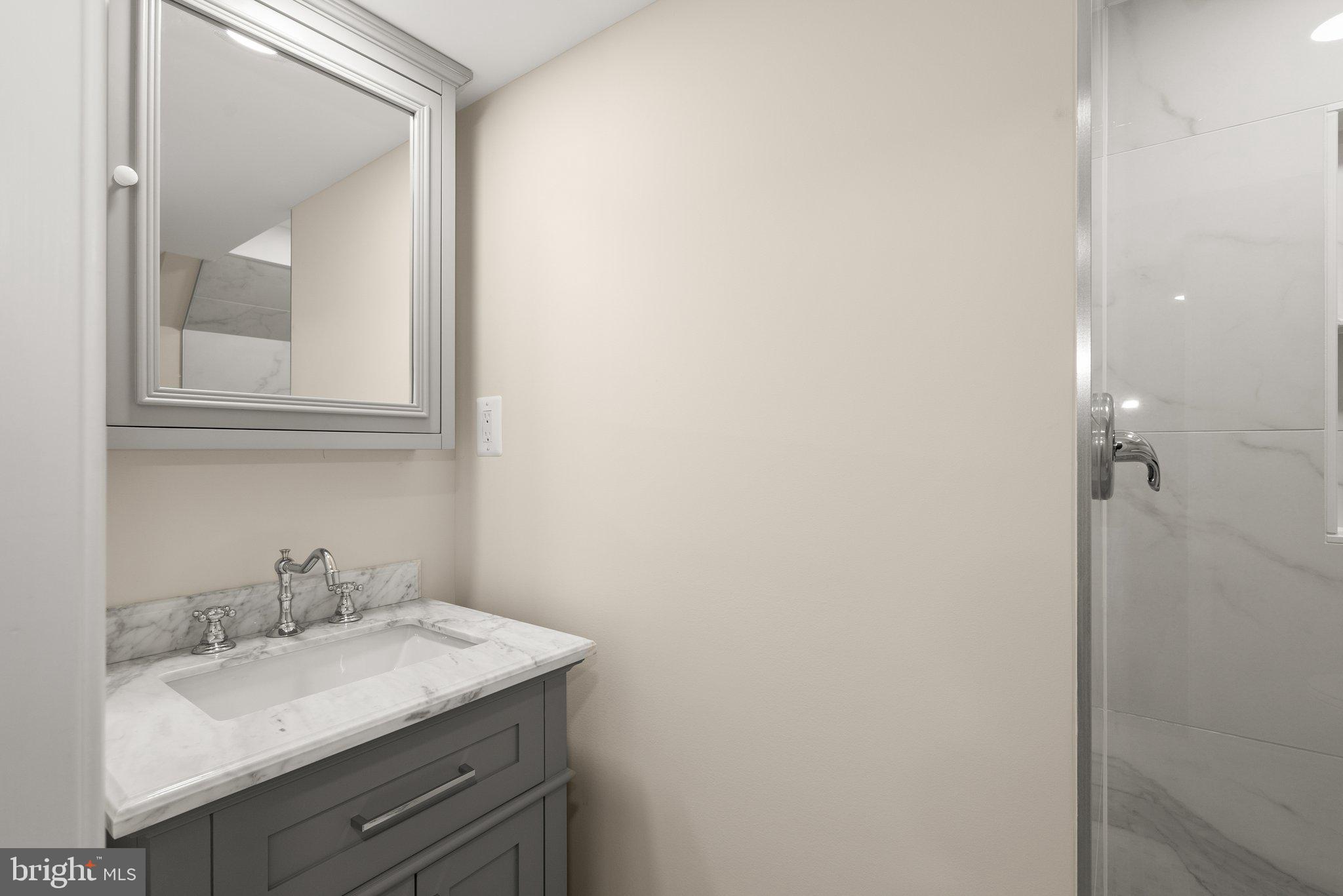 MCKENNEY HILLS - Residential Lease