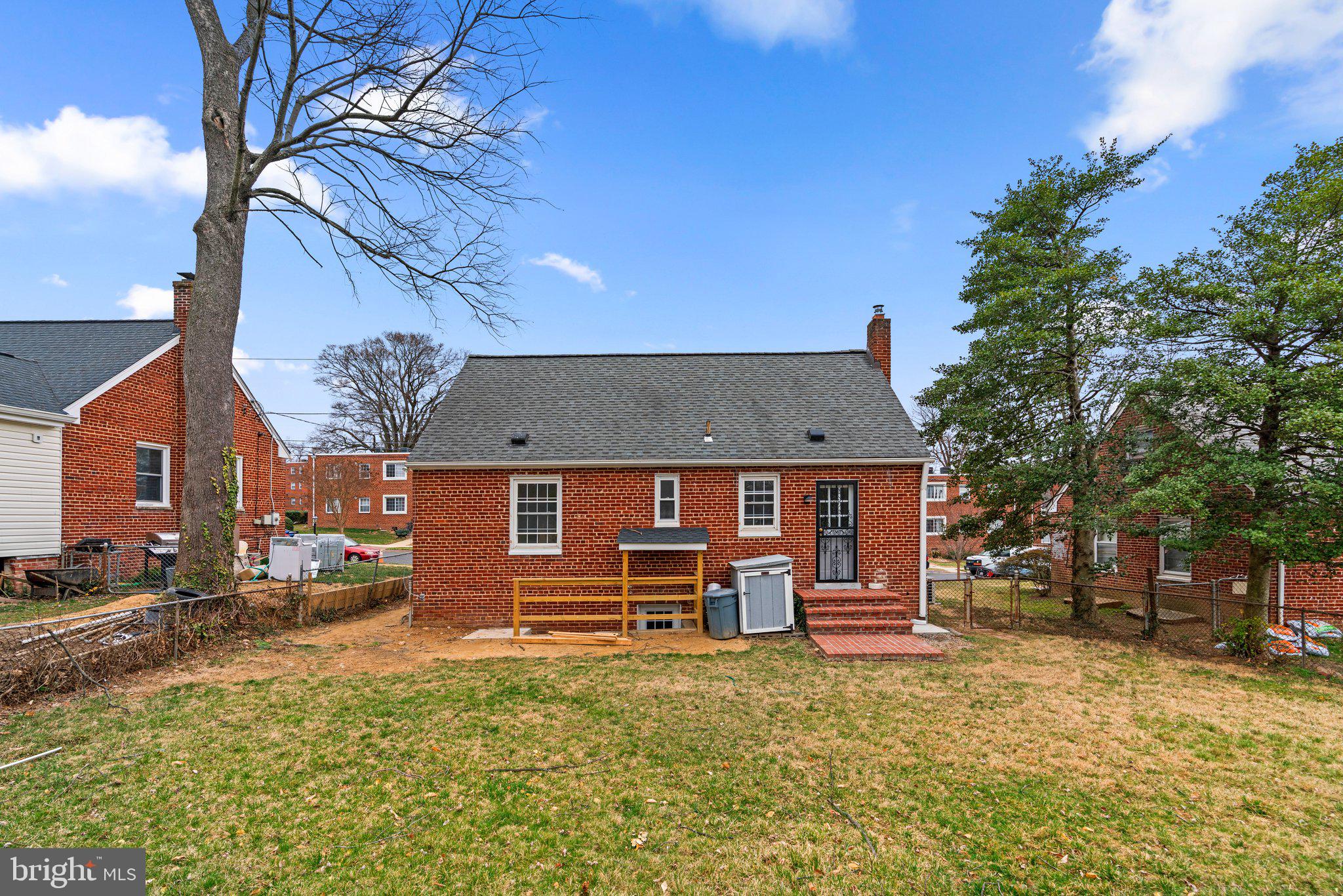 MCKENNEY HILLS - Residential Lease