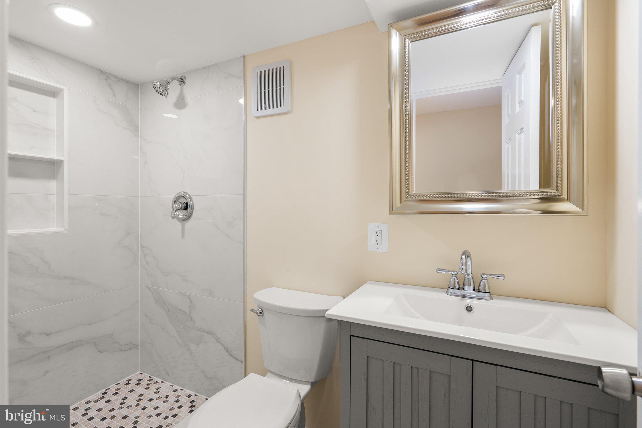 MCKENNEY HILLS - Residential Lease