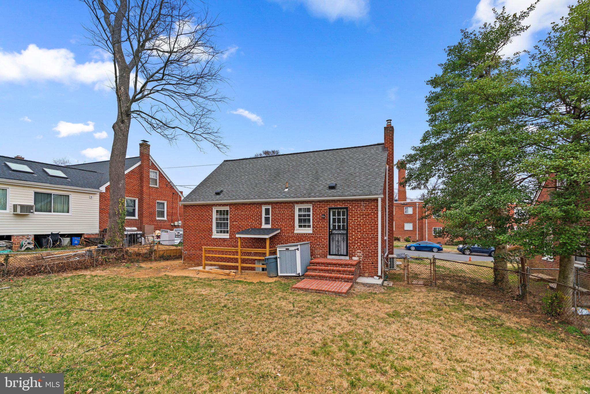 MCKENNEY HILLS - Residential Lease