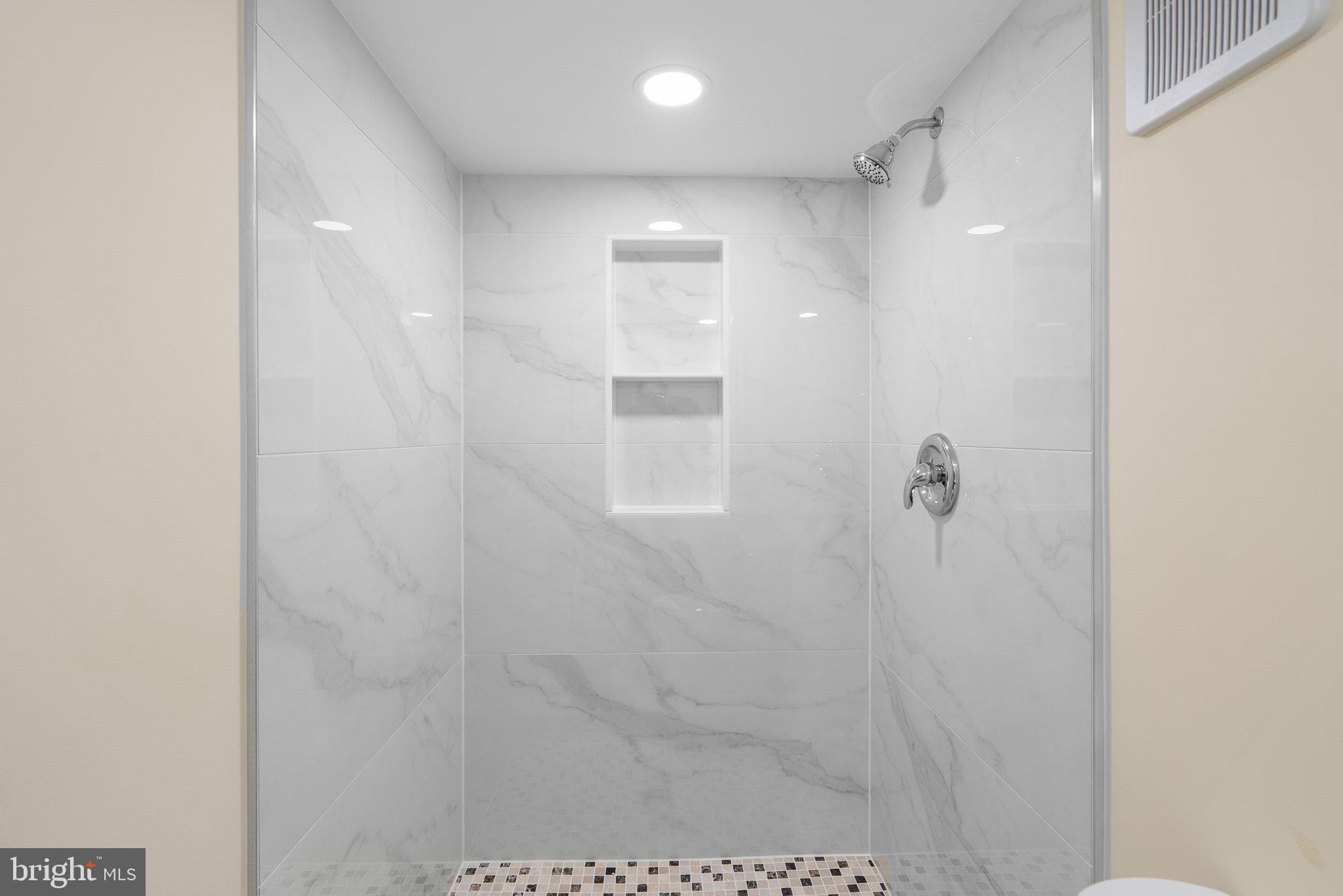 MCKENNEY HILLS - Residential Lease