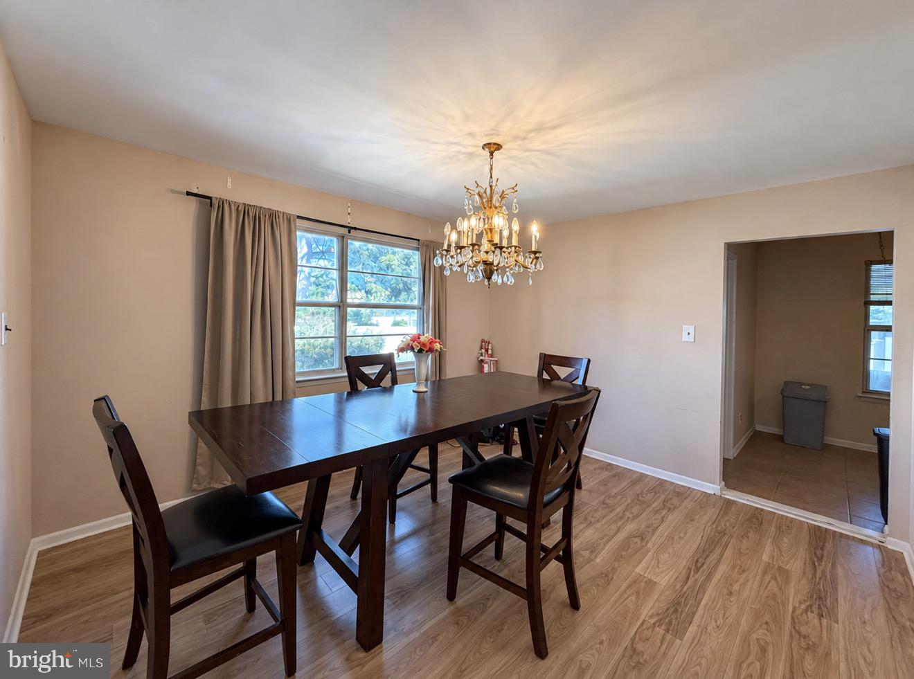 8 W BROOK DRIVE