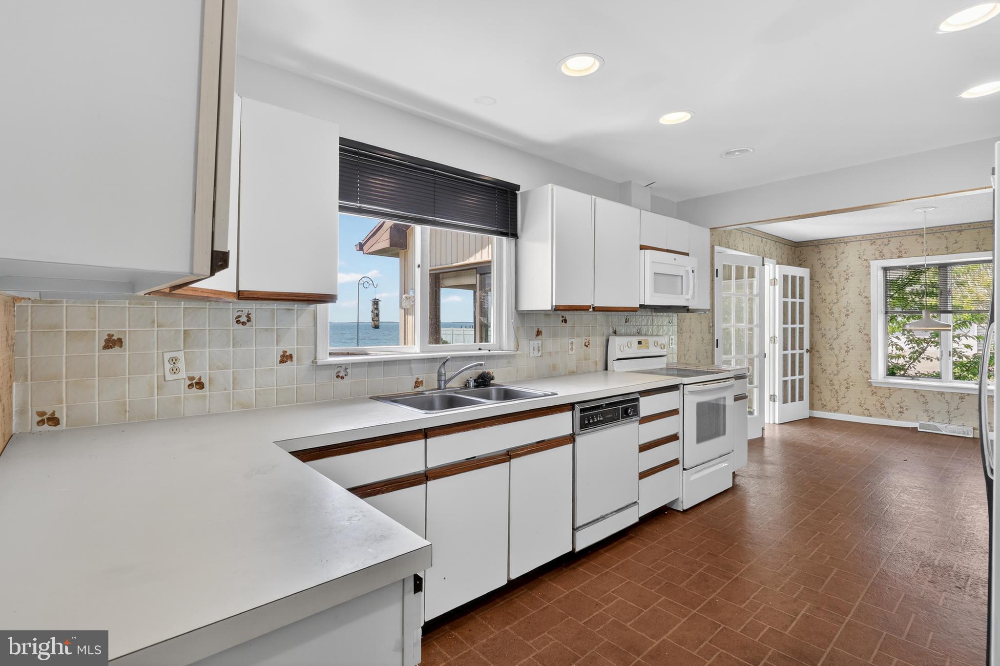 SEABREEZE DEV - Residential