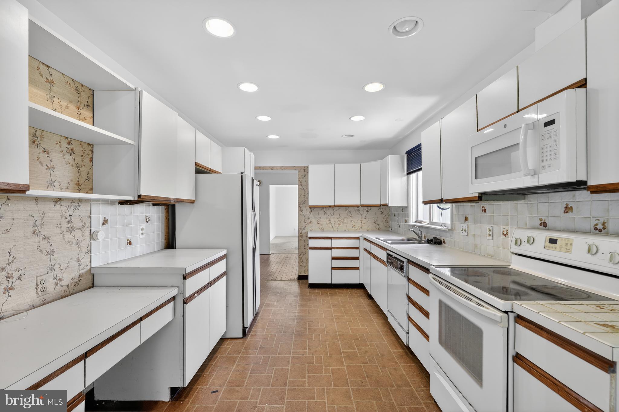SEABREEZE DEV - Residential