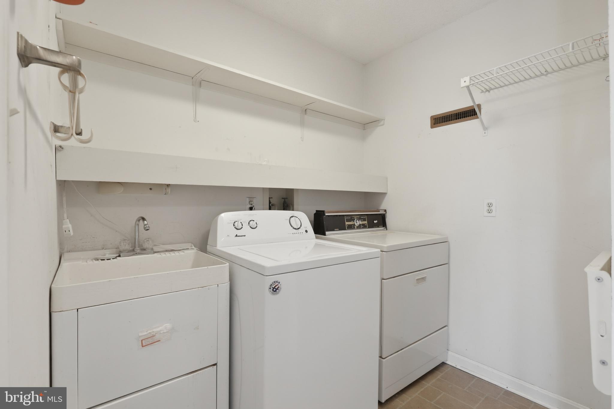 SEABREEZE DEV - Residential