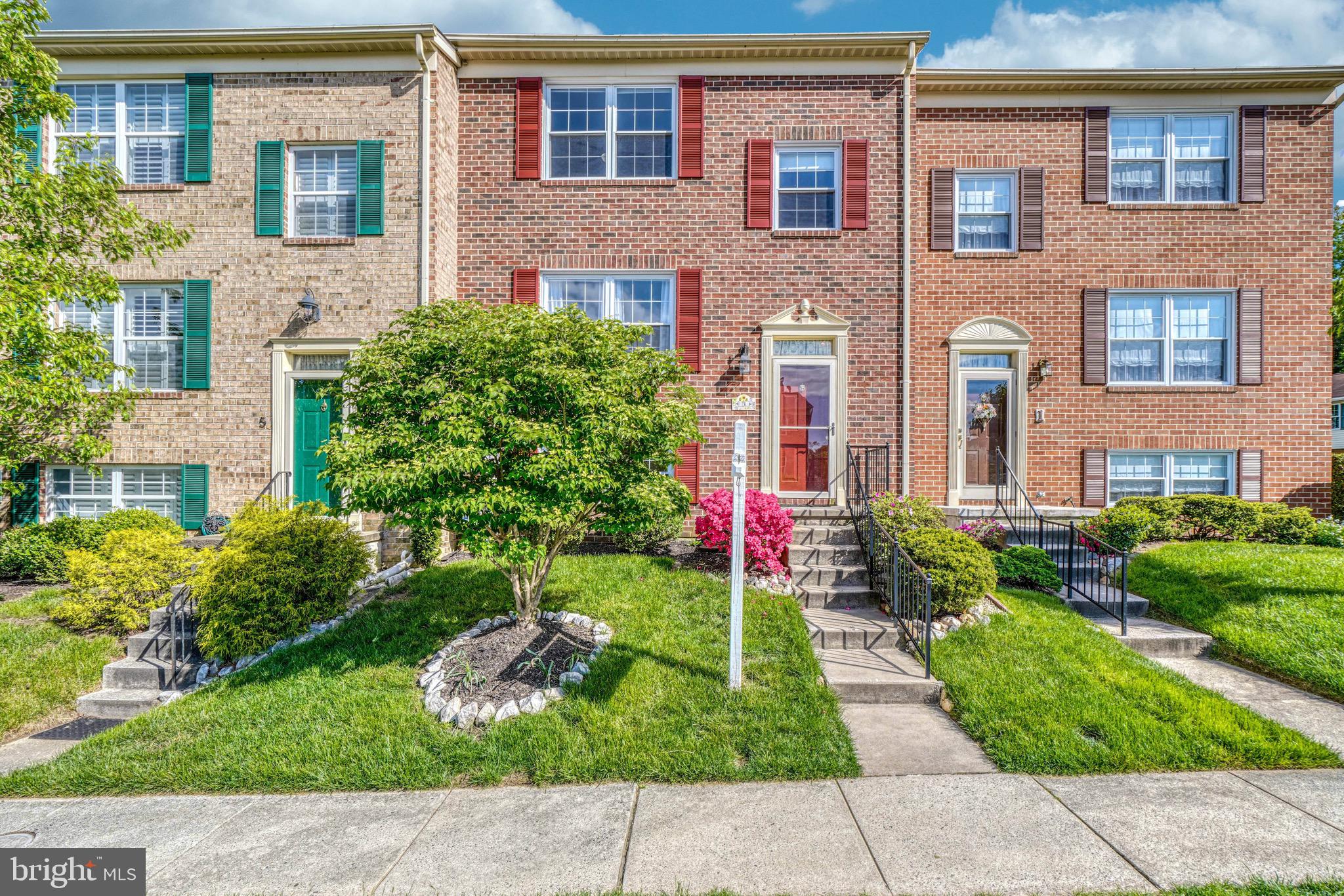 Remarkable Brick 4 Bedroom 3.5 Bath Town Home in Hines Estates ready for you to call home! This STUNNING home features TONS of upgrades galore! As you enter the home, you will find Newer Gorgeous Wide-Plank Hardwoods throughout the main level, a half-bath situated nicely in the hallway, a HUGE living room, Large Pantry, eat-in Spacious and Updated Kitchen with newer appliances, New Sliders off kitchen leading to an over-sized deck over looking the BEAUTIFUL and Professionally Landscaped Backyard, complete with Drainage system! Upstairs you will find 3 Spacious Bedrooms including a Primary Suite with Full-Bath, as well as a hall-bath. Down in the Lower Level of the home, you will find a 4th Bedroom with Laminate flooring, a half bath, laundry/utility area, and a Large Open Living area with thermostat controlled gas fireplace, and New Sliders leading out to the fenced backyard. Schedule today!
Updates within the past few years include: HVAC & Water Heater 2013, Windows with a LIFETIME GUARANTEE, Roof 4 Years New, Newer Washer/Dryer, New Sliders (both sets), Kitchen Remodel & Appliances, Bruce Hardwoods, Drainage system in backyard.