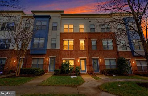 Photo of 12183 Waveland Street, FAIRFAX, VA 22033 (MLS # VAFX2291984)