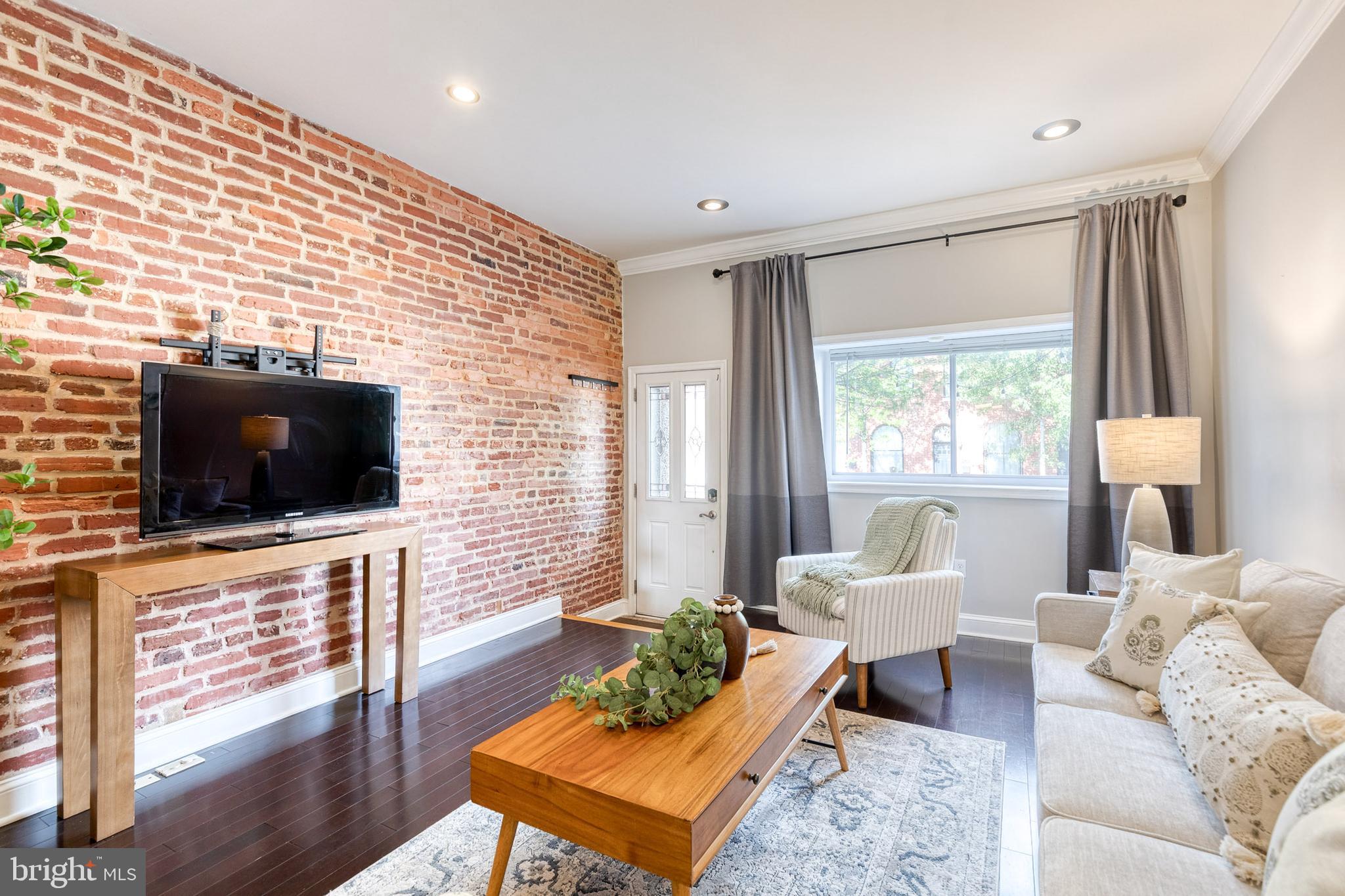 HIGHLANDTOWN - Residential
