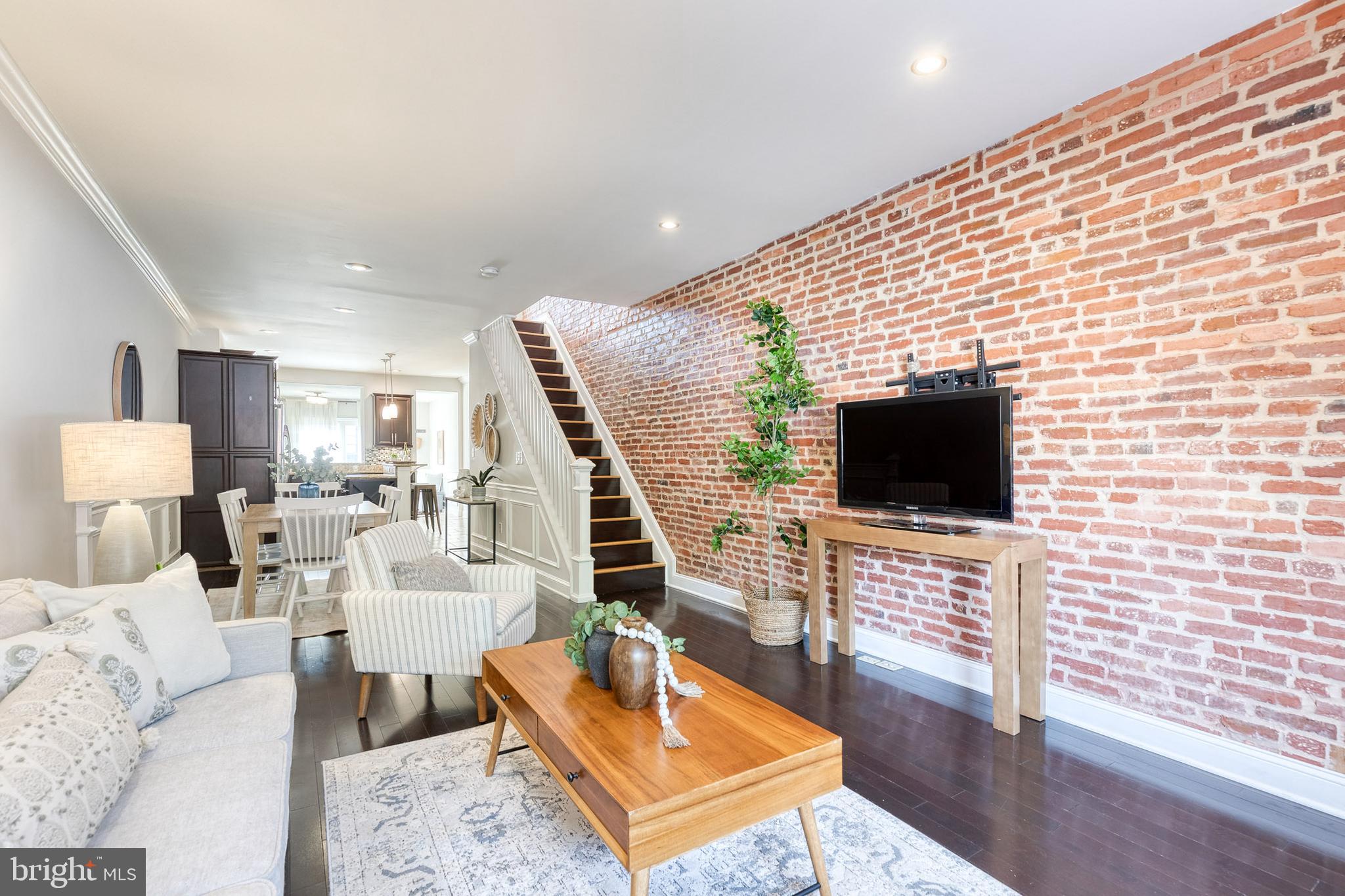 HIGHLANDTOWN - Residential