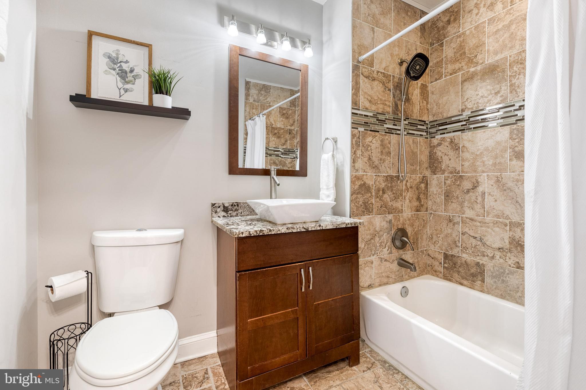 HIGHLANDTOWN - Residential