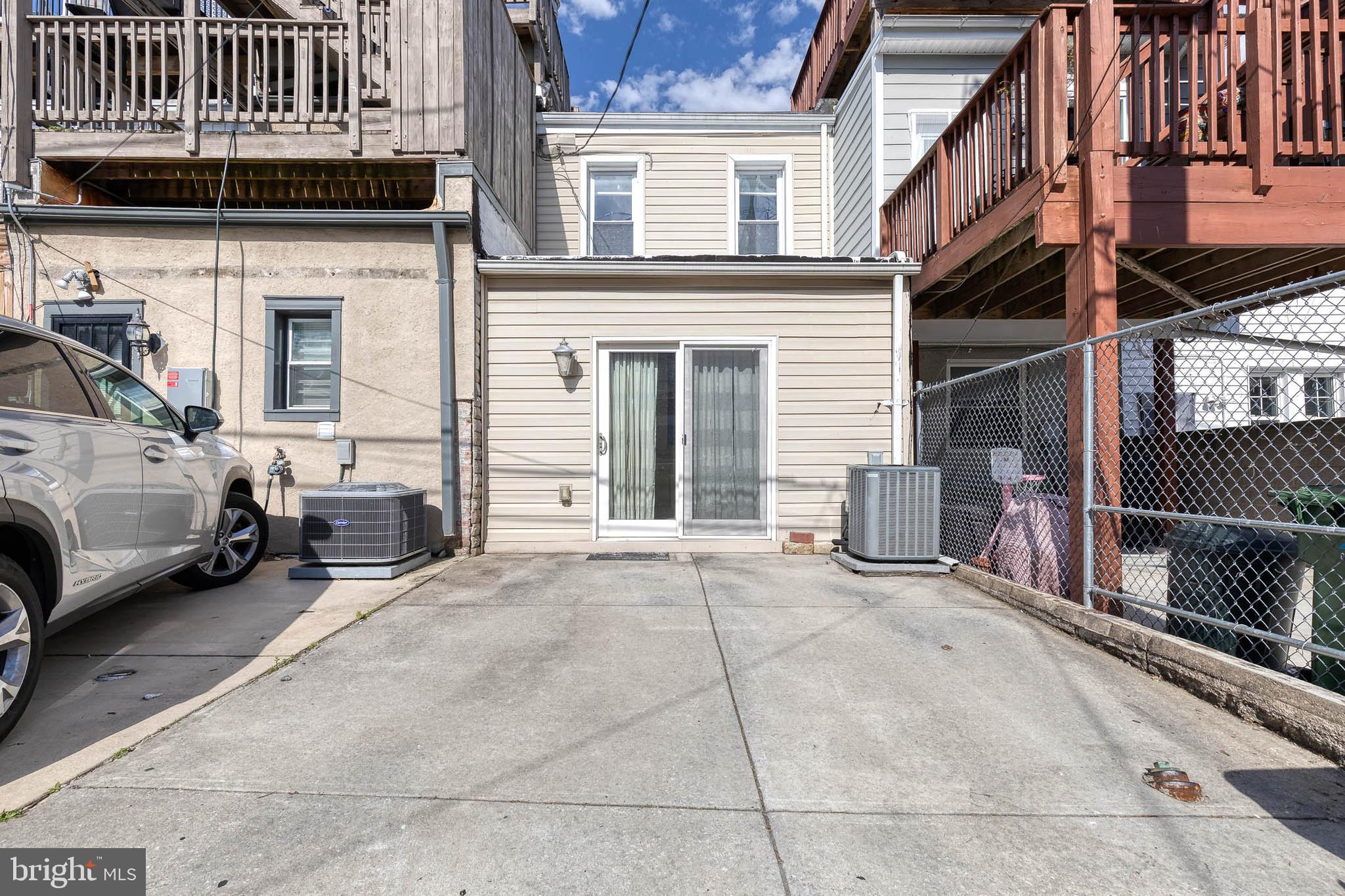 HIGHLANDTOWN - Residential