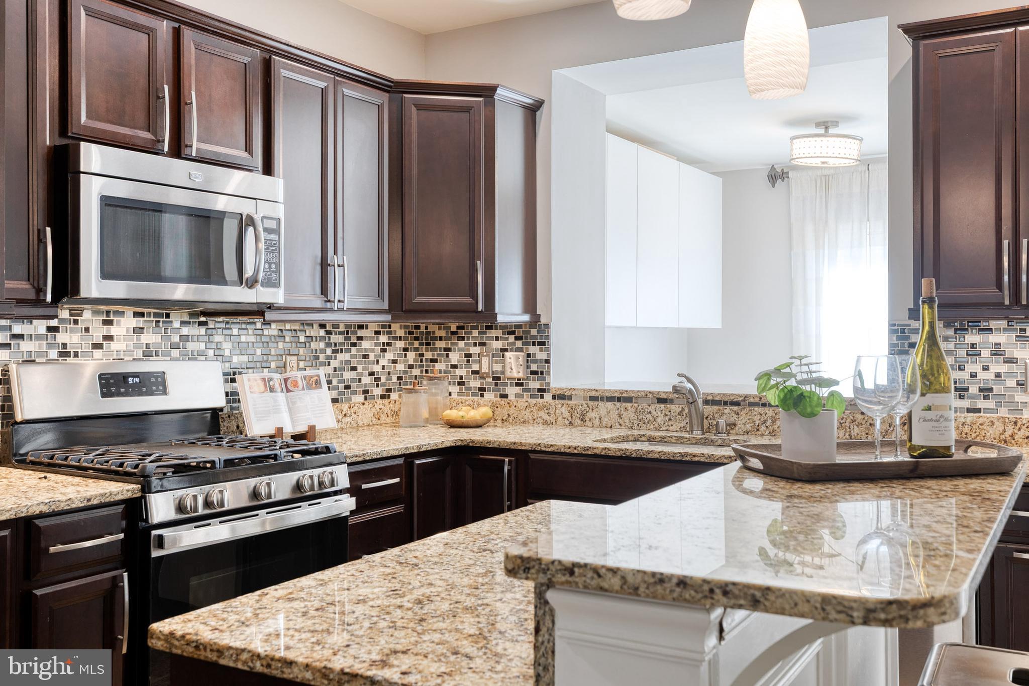 HIGHLANDTOWN - Residential