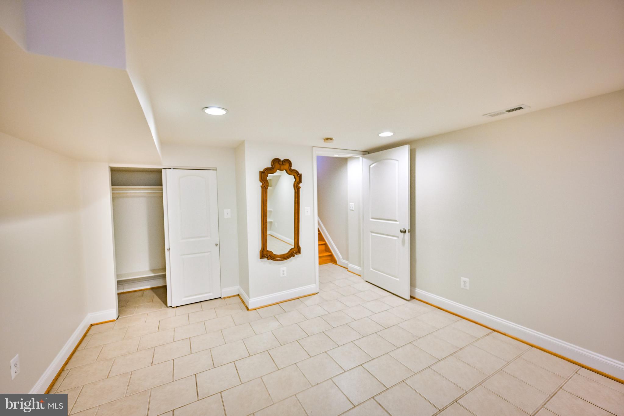 HIGHLANDTOWN - Residential