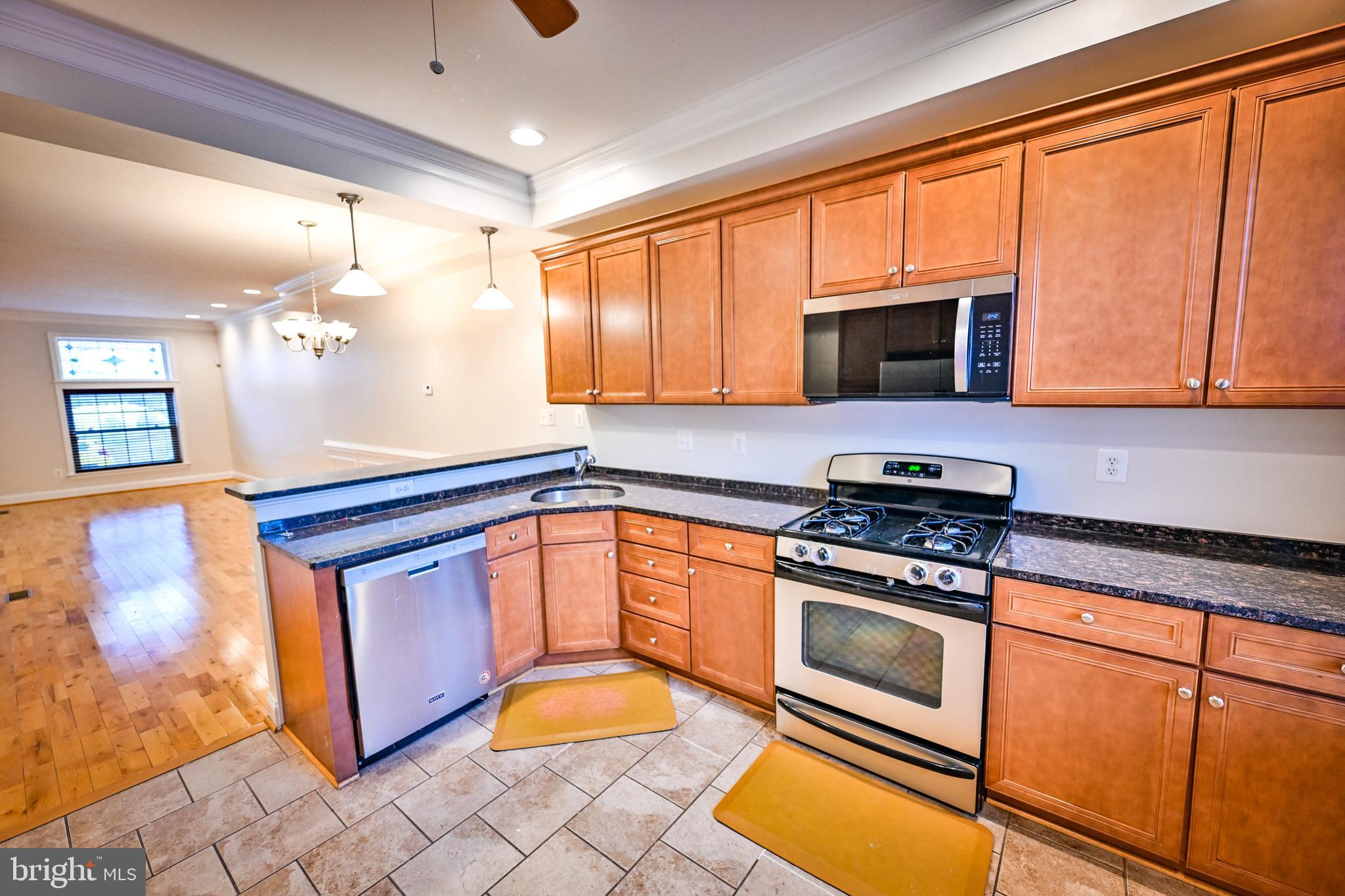 HIGHLANDTOWN - Residential