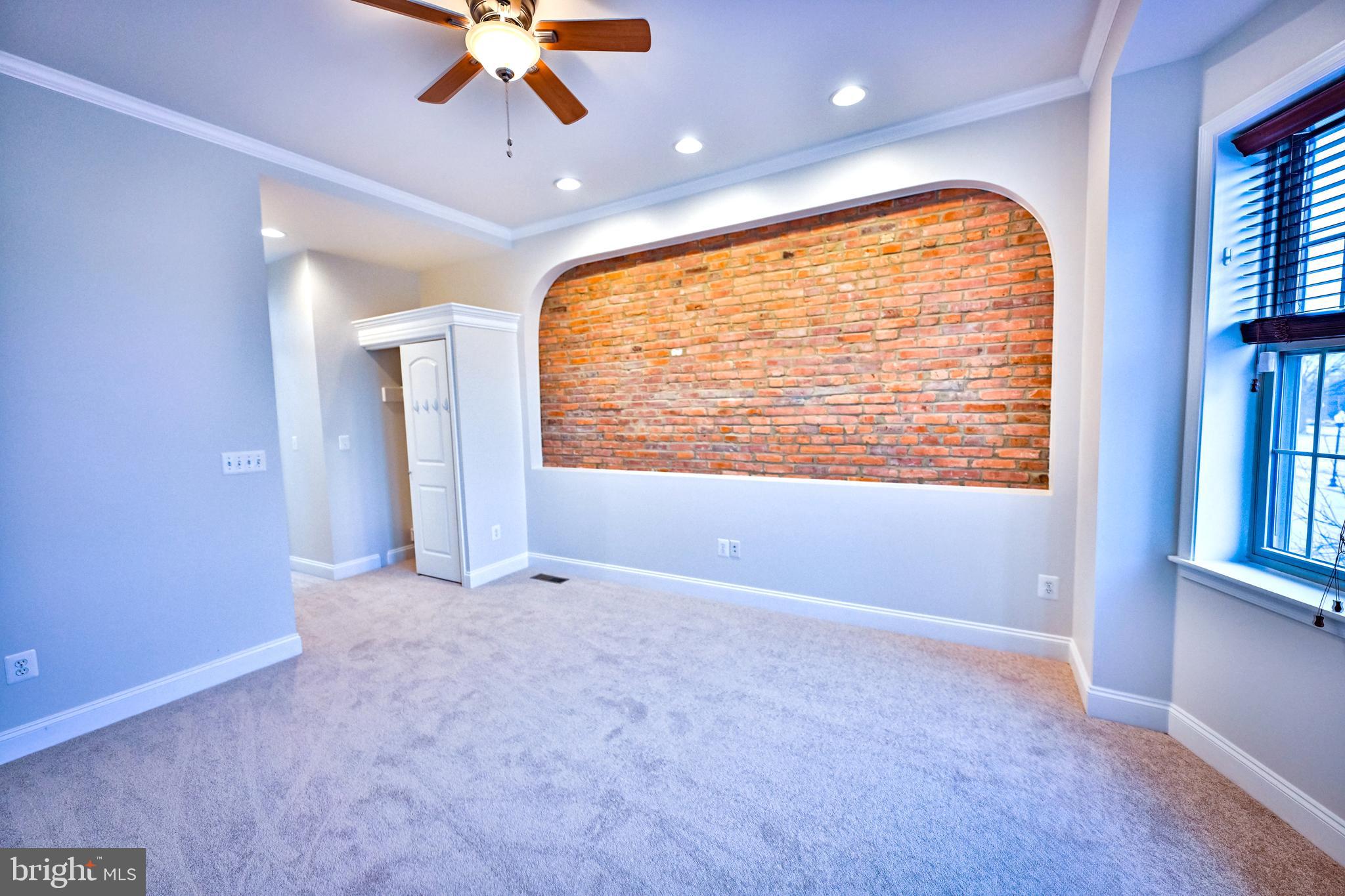 HIGHLANDTOWN - Residential