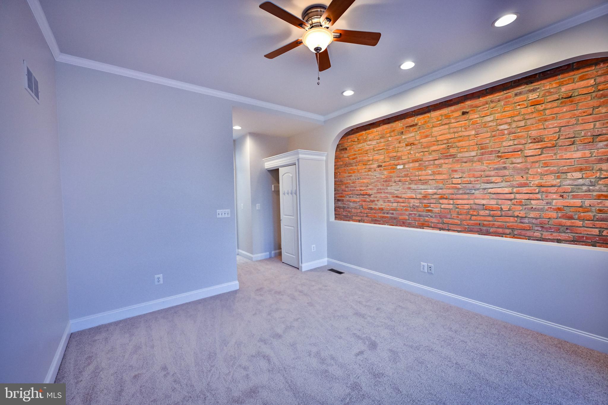 HIGHLANDTOWN - Residential