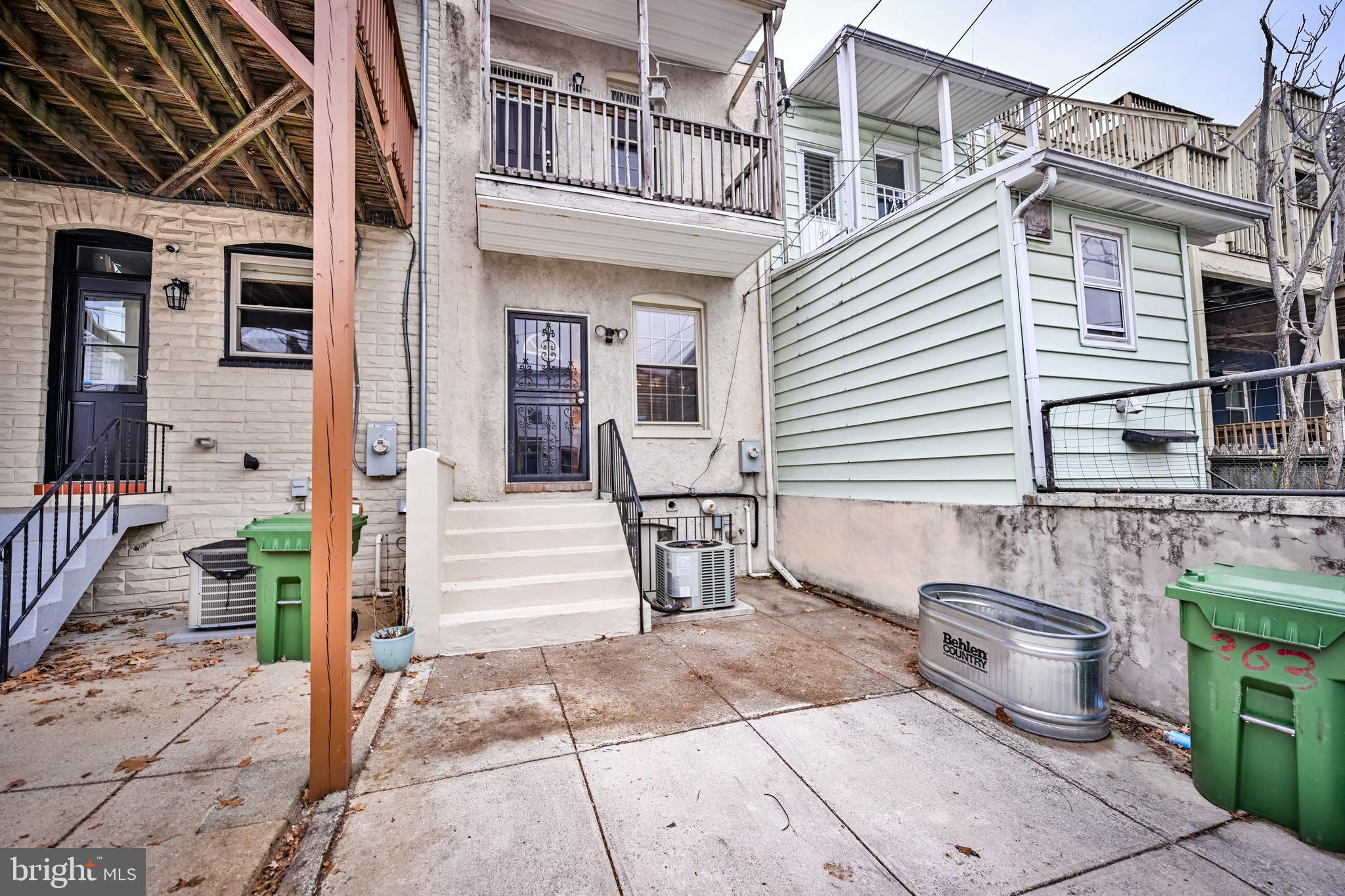 HIGHLANDTOWN - Residential