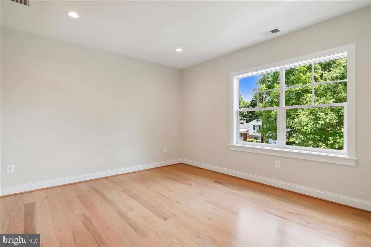 LANDON WOODS - Residential