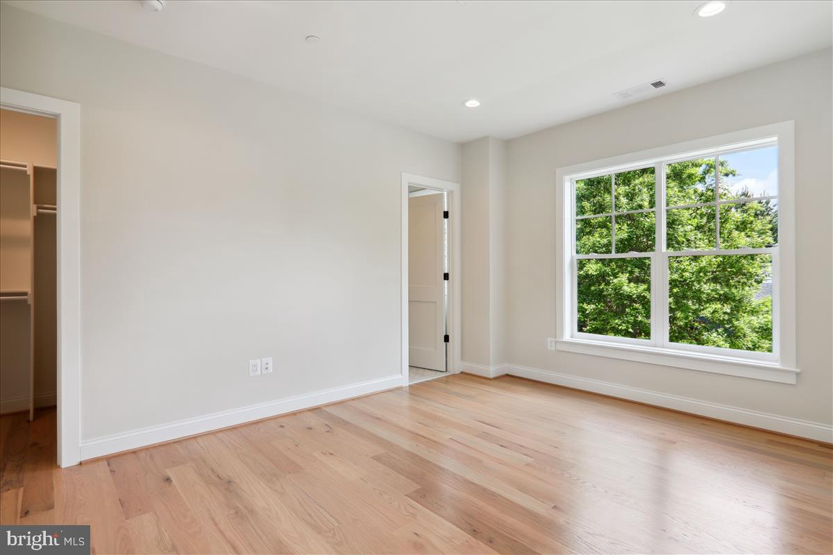 LANDON WOODS - Residential