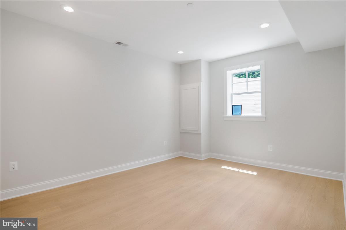 LANDON WOODS - Residential