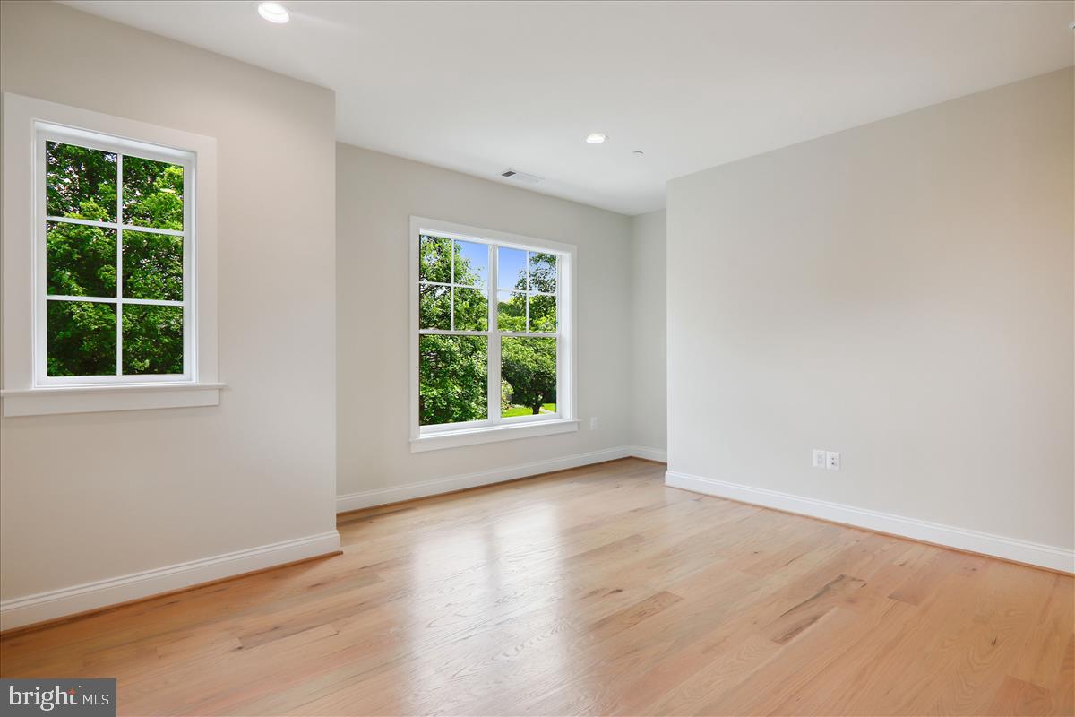 LANDON WOODS - Residential