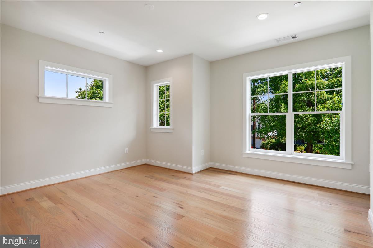 LANDON WOODS - Residential