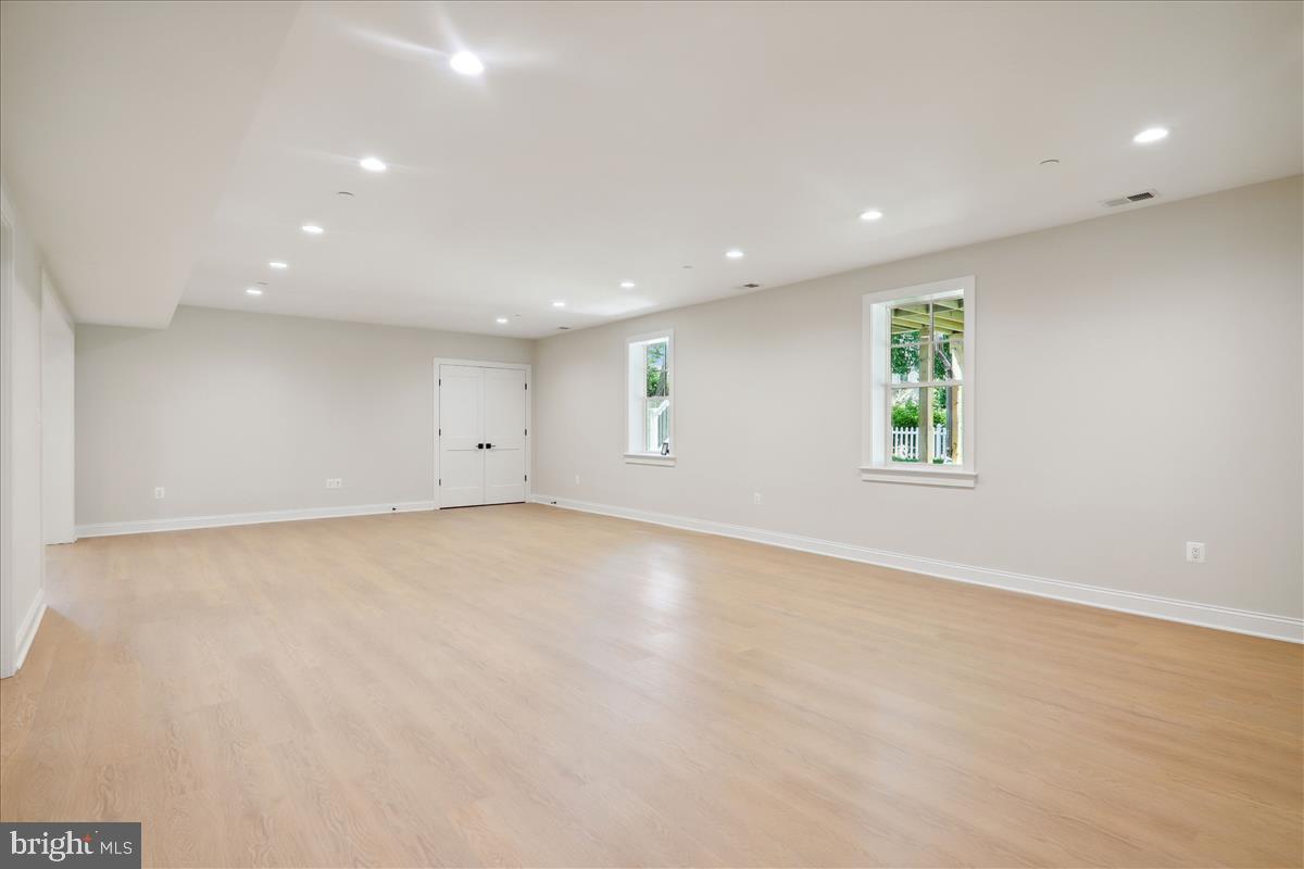 LANDON WOODS - Residential