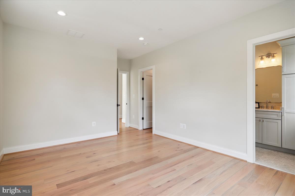 LANDON WOODS - Residential