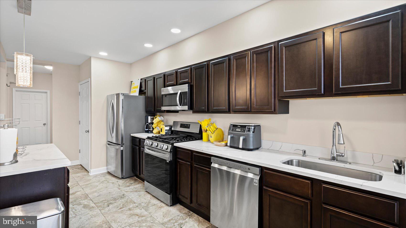 RESERVOIR HILL - Residential Income