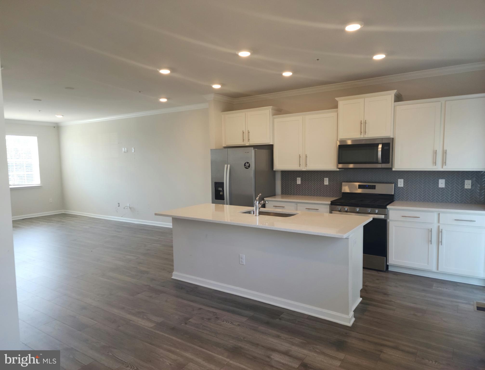 VILLAGES OF WHITE MARSH - Residential Lease