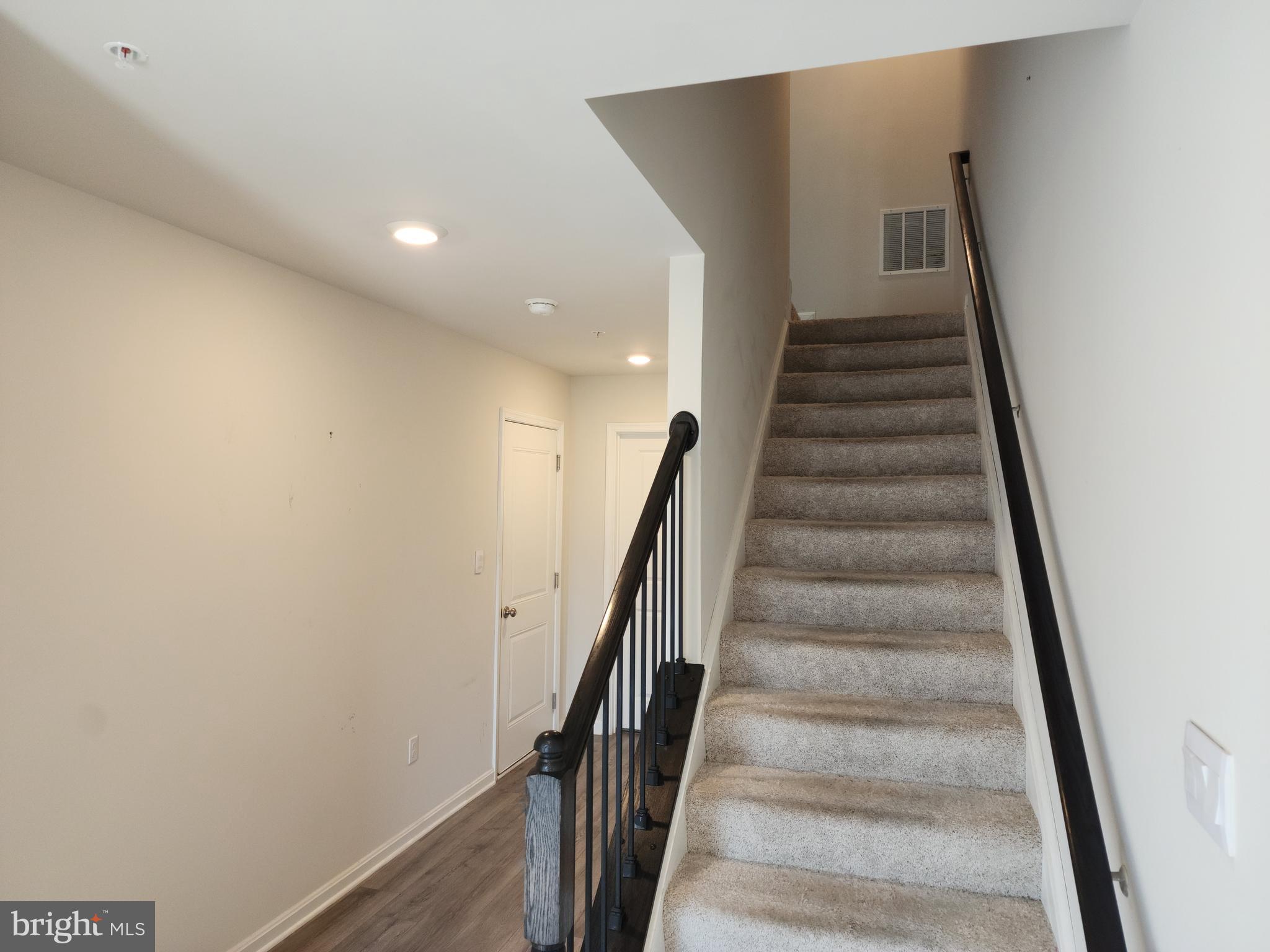 VILLAGES OF WHITE MARSH - Residential Lease