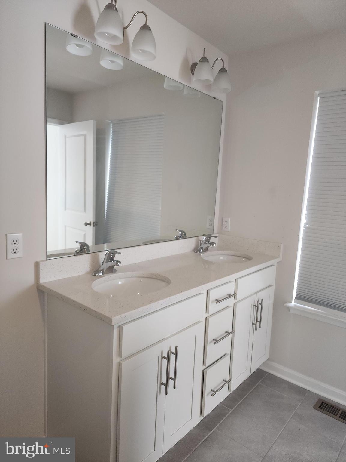 VILLAGES OF WHITE MARSH - Residential Lease